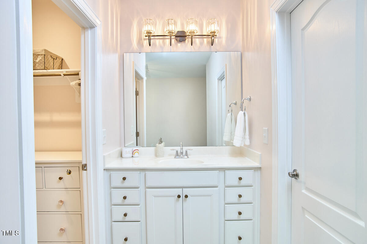 112 Filigree Way