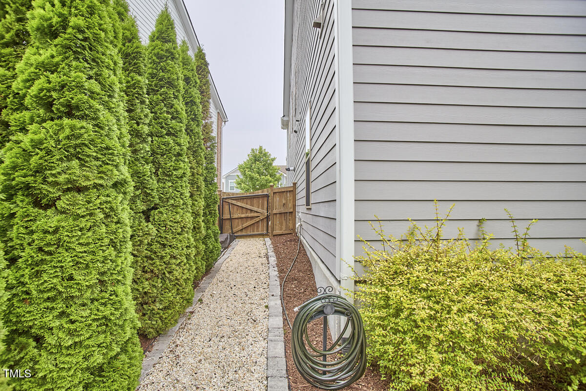 112 Filigree Way