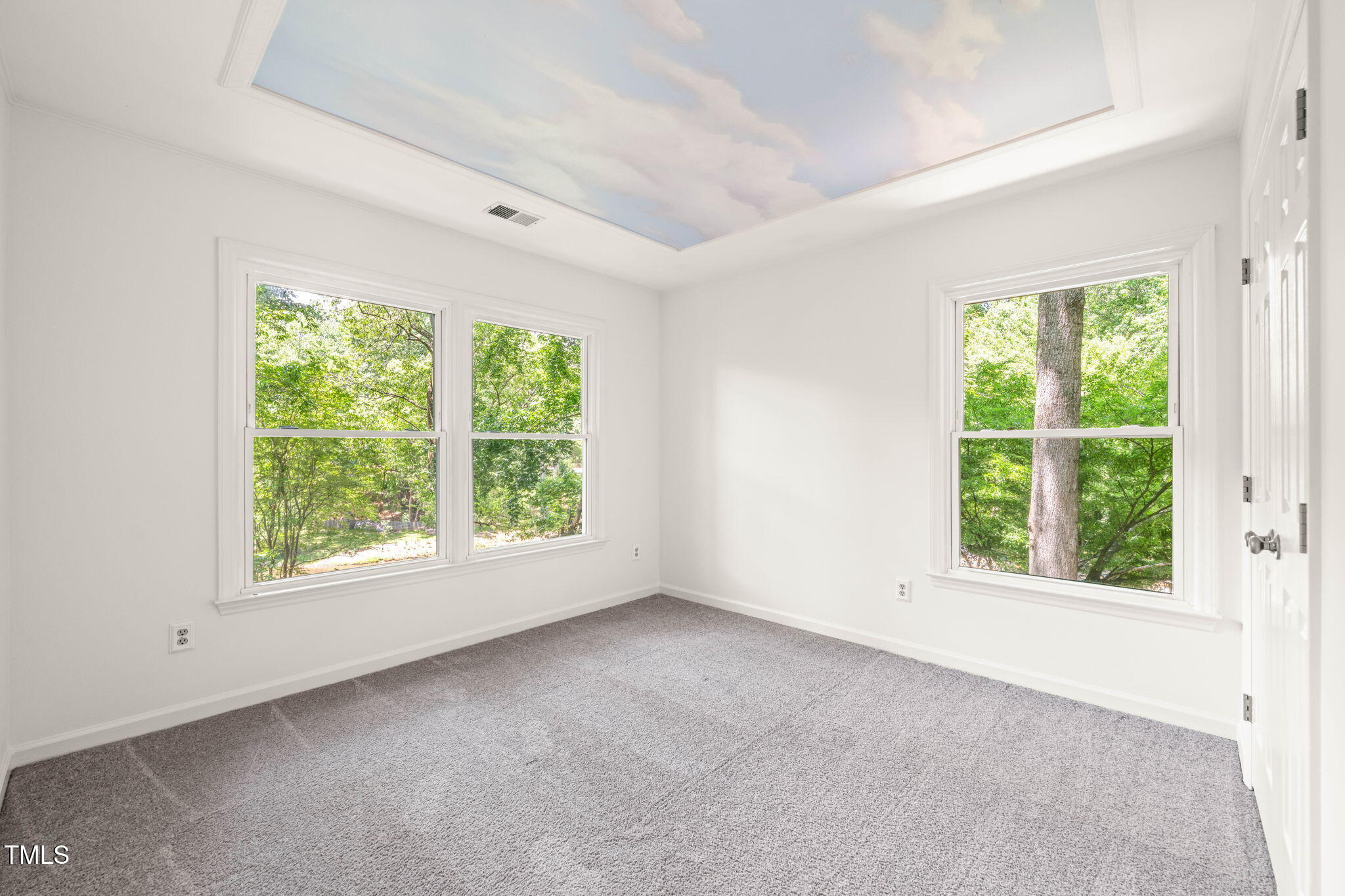 304 W Kirkfield Drive