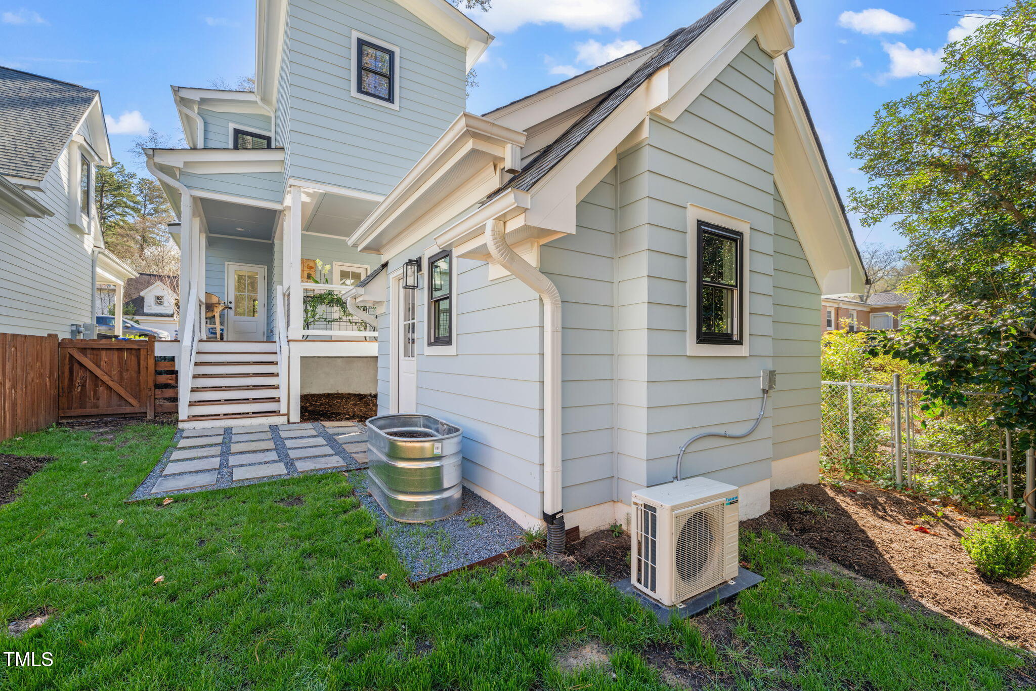 2304 Pershing Street