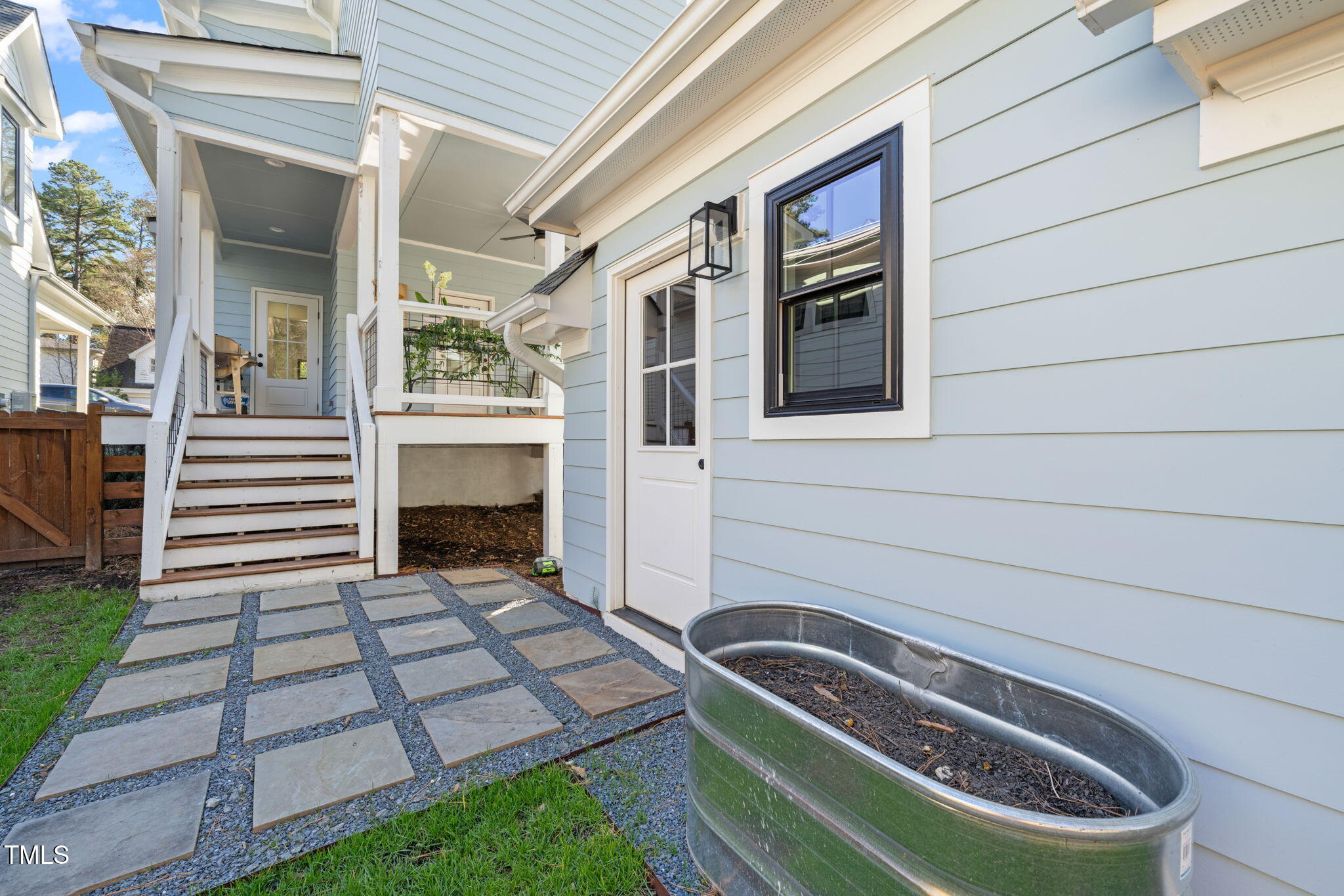 2304 Pershing Street