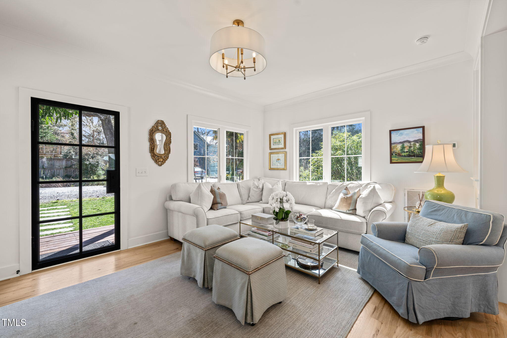 2304 Pershing Street