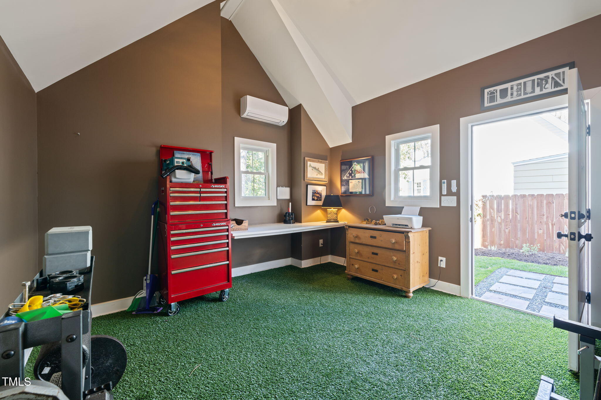 2304 Pershing Street