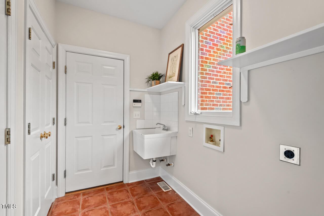 3912 Kildrummy Drive