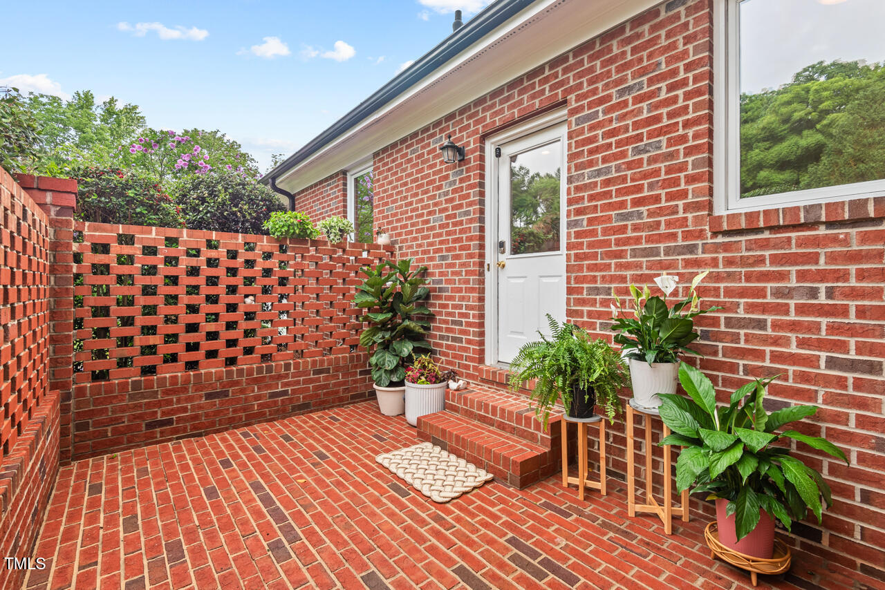 3912 Kildrummy Drive