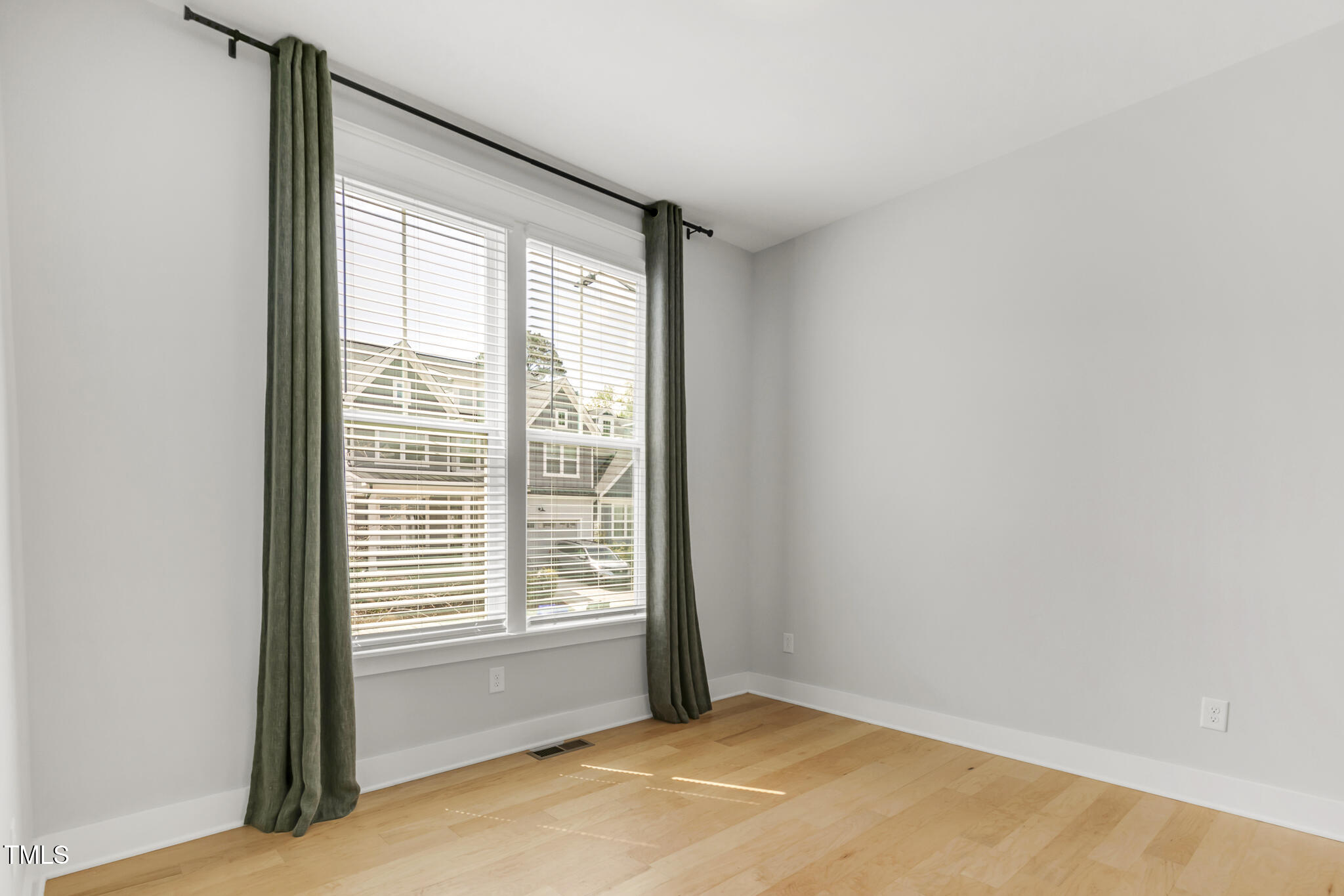 1102 Fly Catcher Court