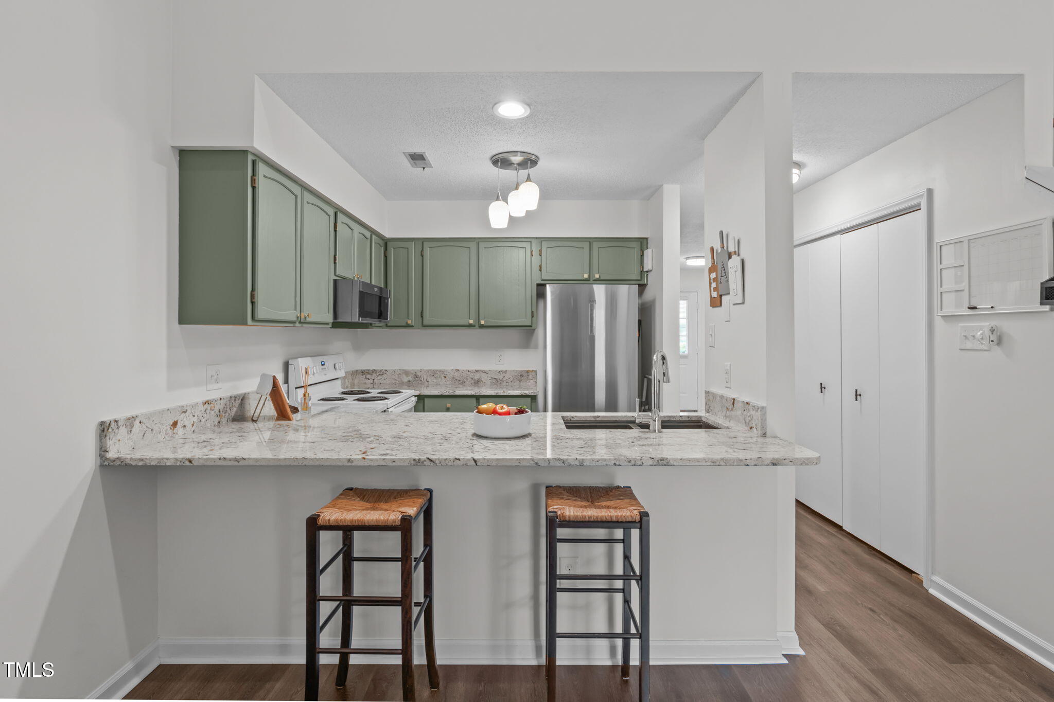 11 Stone Village Court