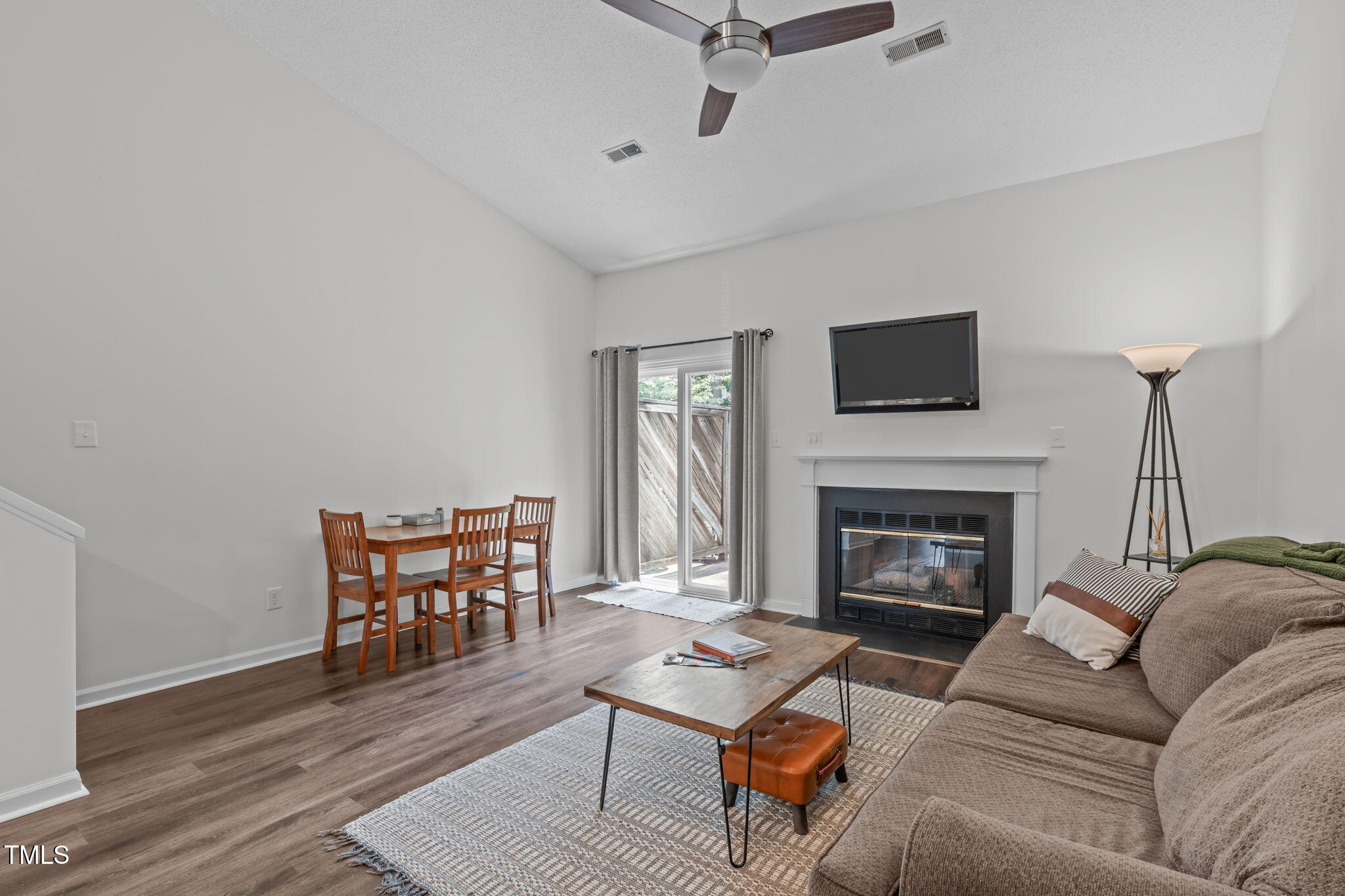 11 Stone Village Court