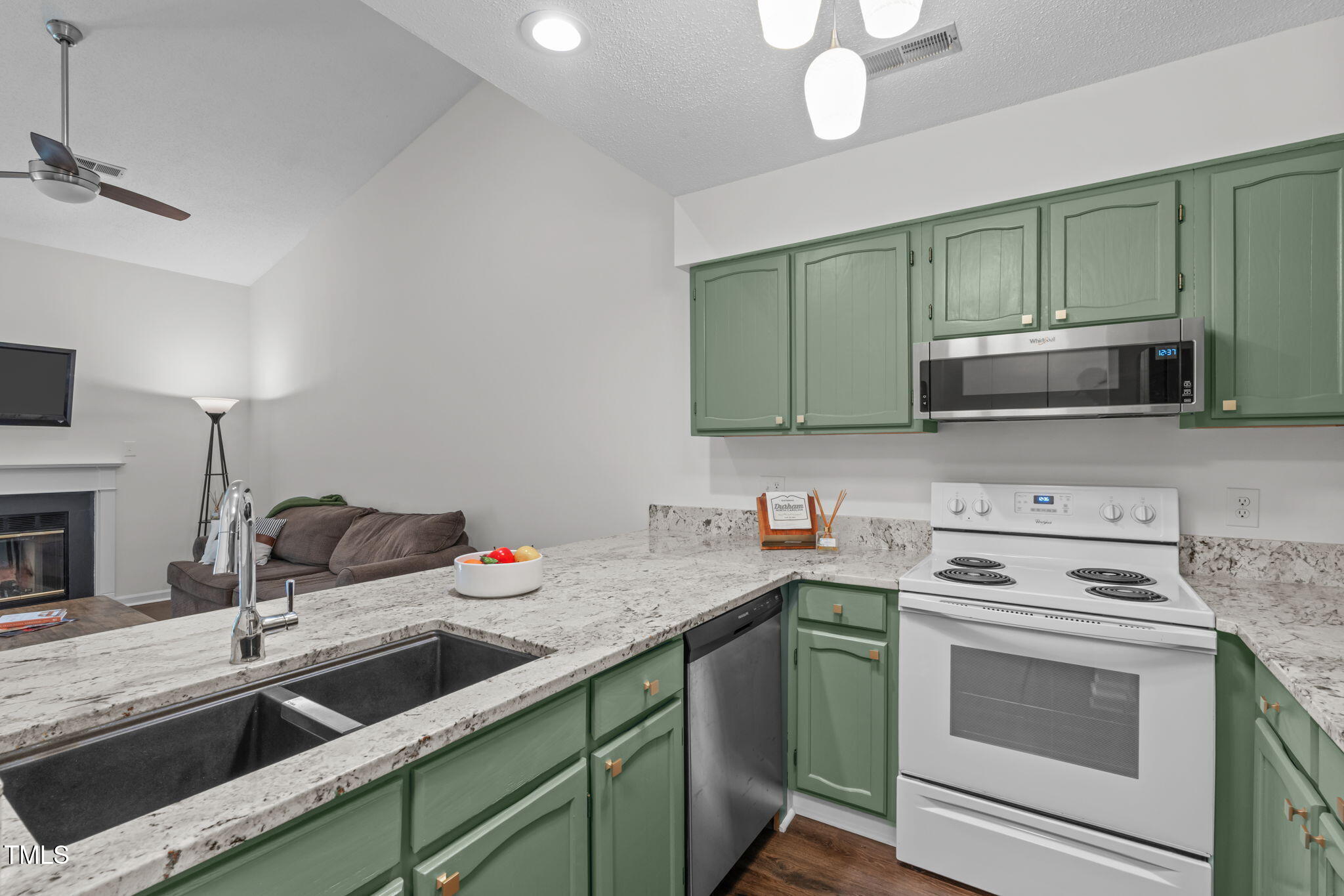 11 Stone Village Court