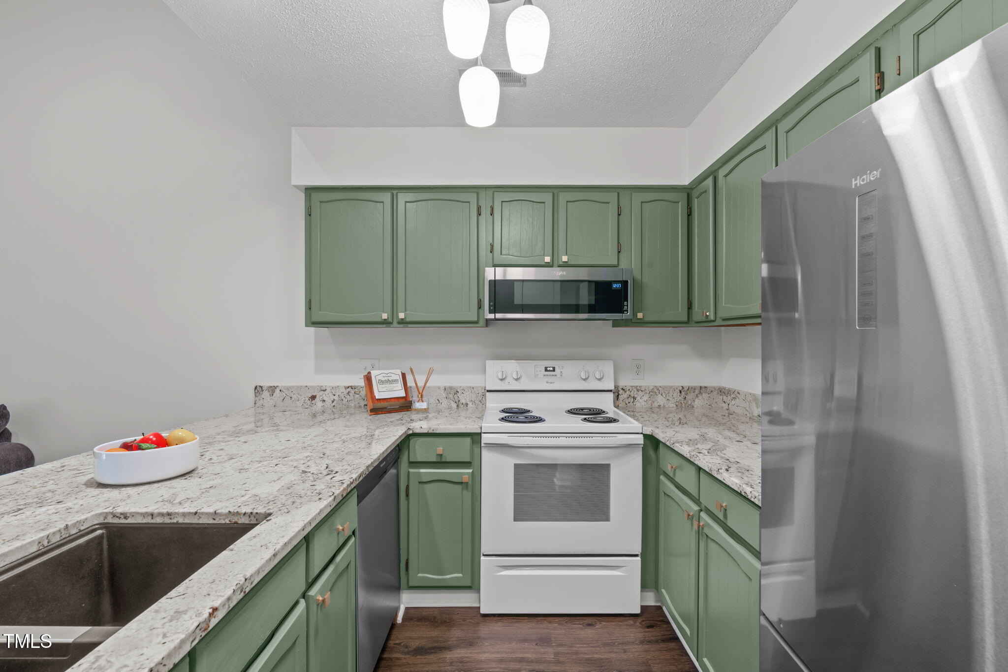 11 Stone Village Court