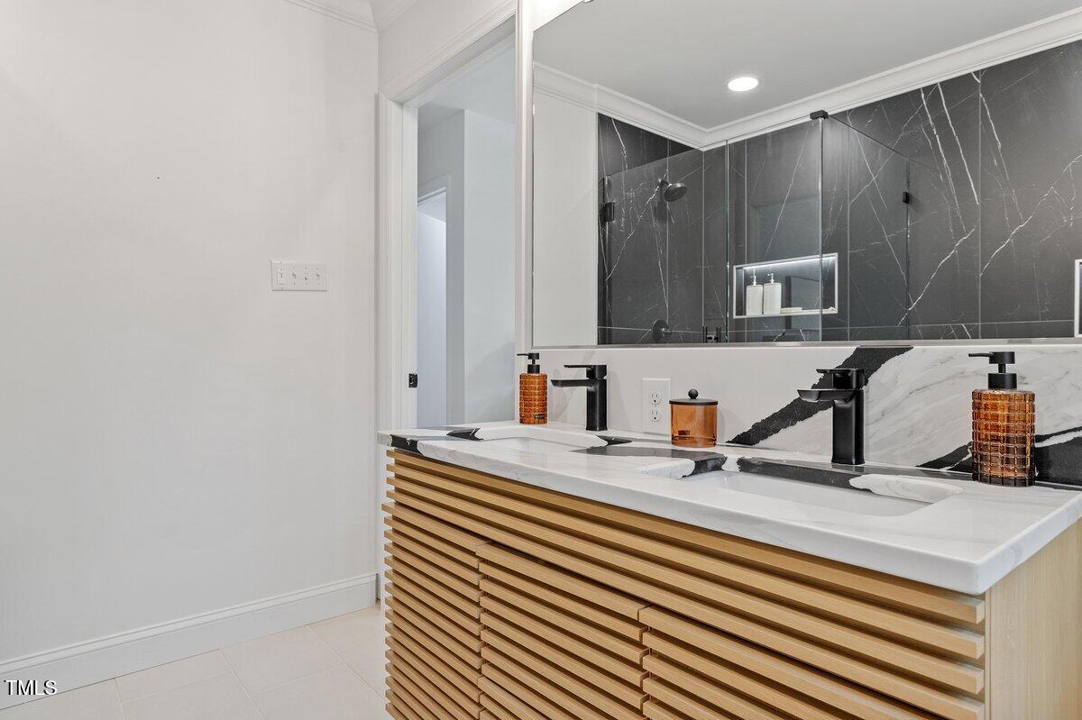 3032 Dixon Road