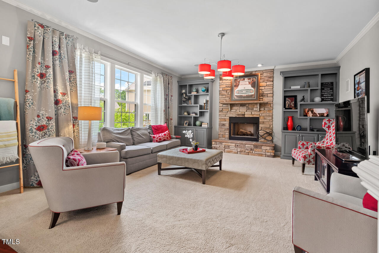 1504 Hemlock Hill Drive