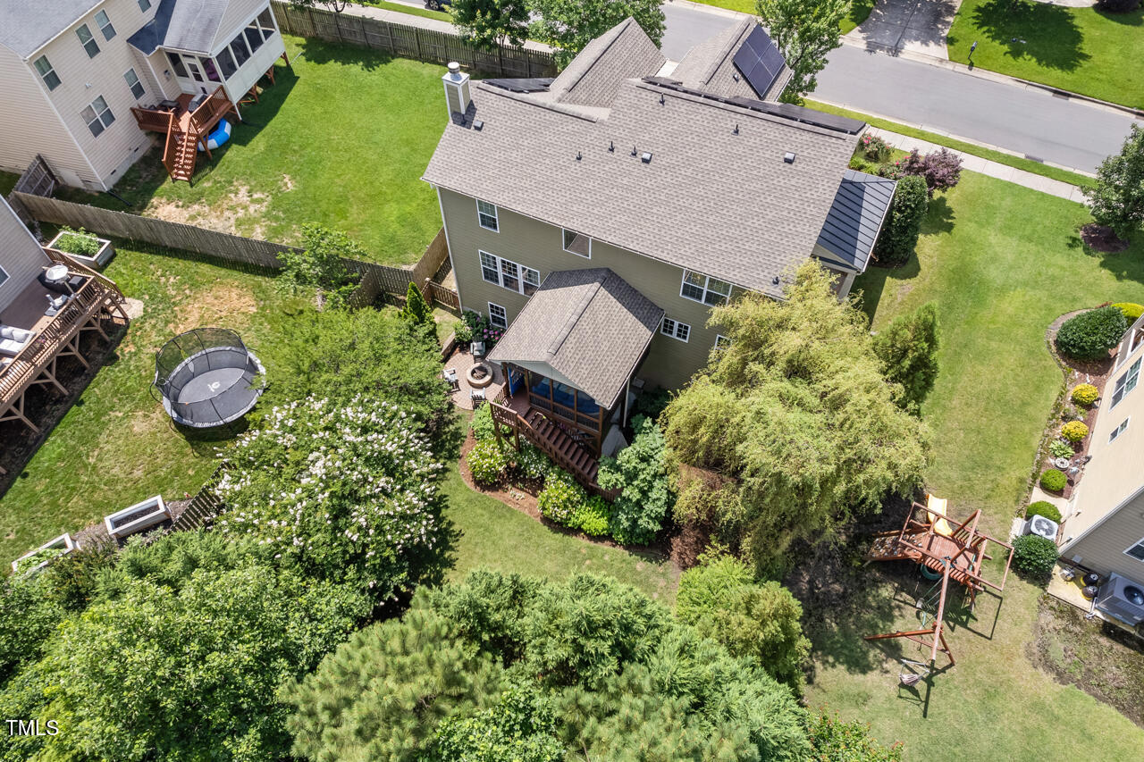 1504 Hemlock Hill Drive