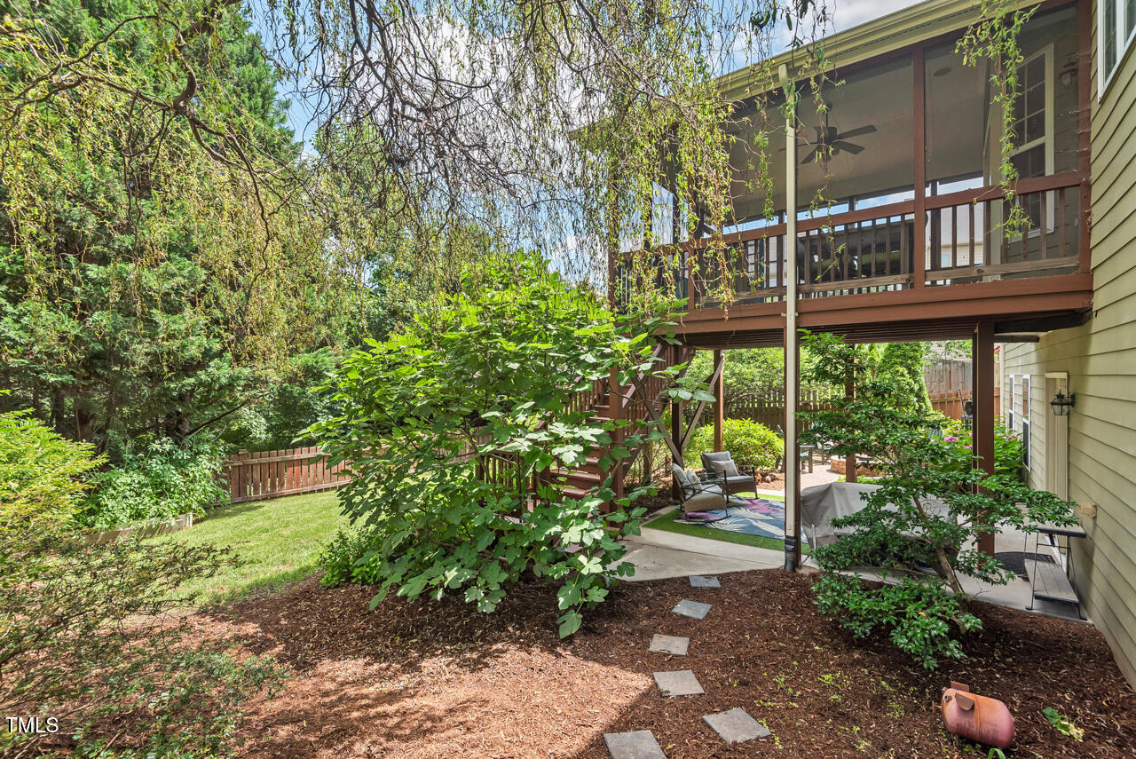 1504 Hemlock Hill Drive