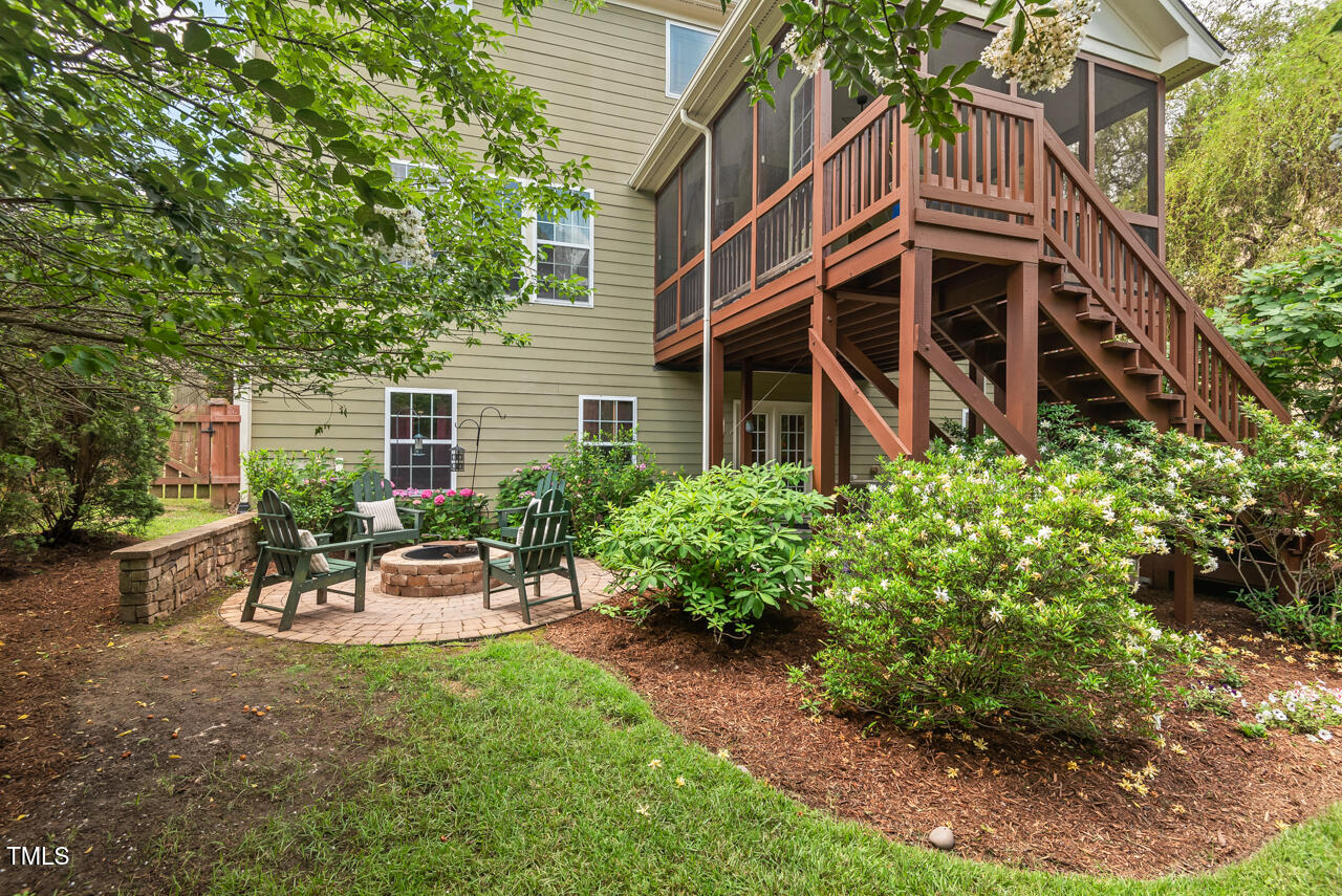 1504 Hemlock Hill Drive