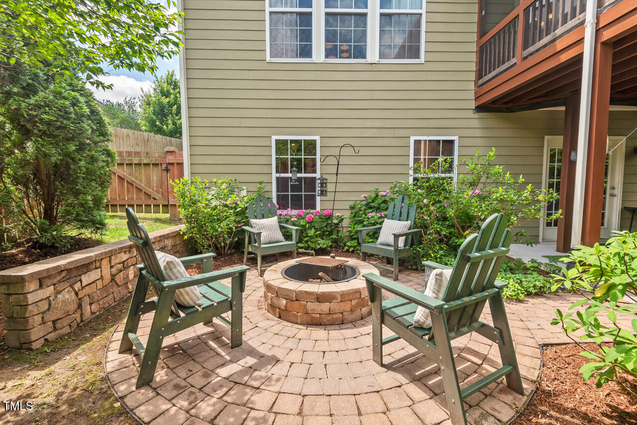 1504 Hemlock Hill Drive