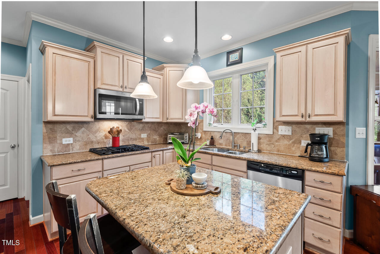 1504 Hemlock Hill Drive