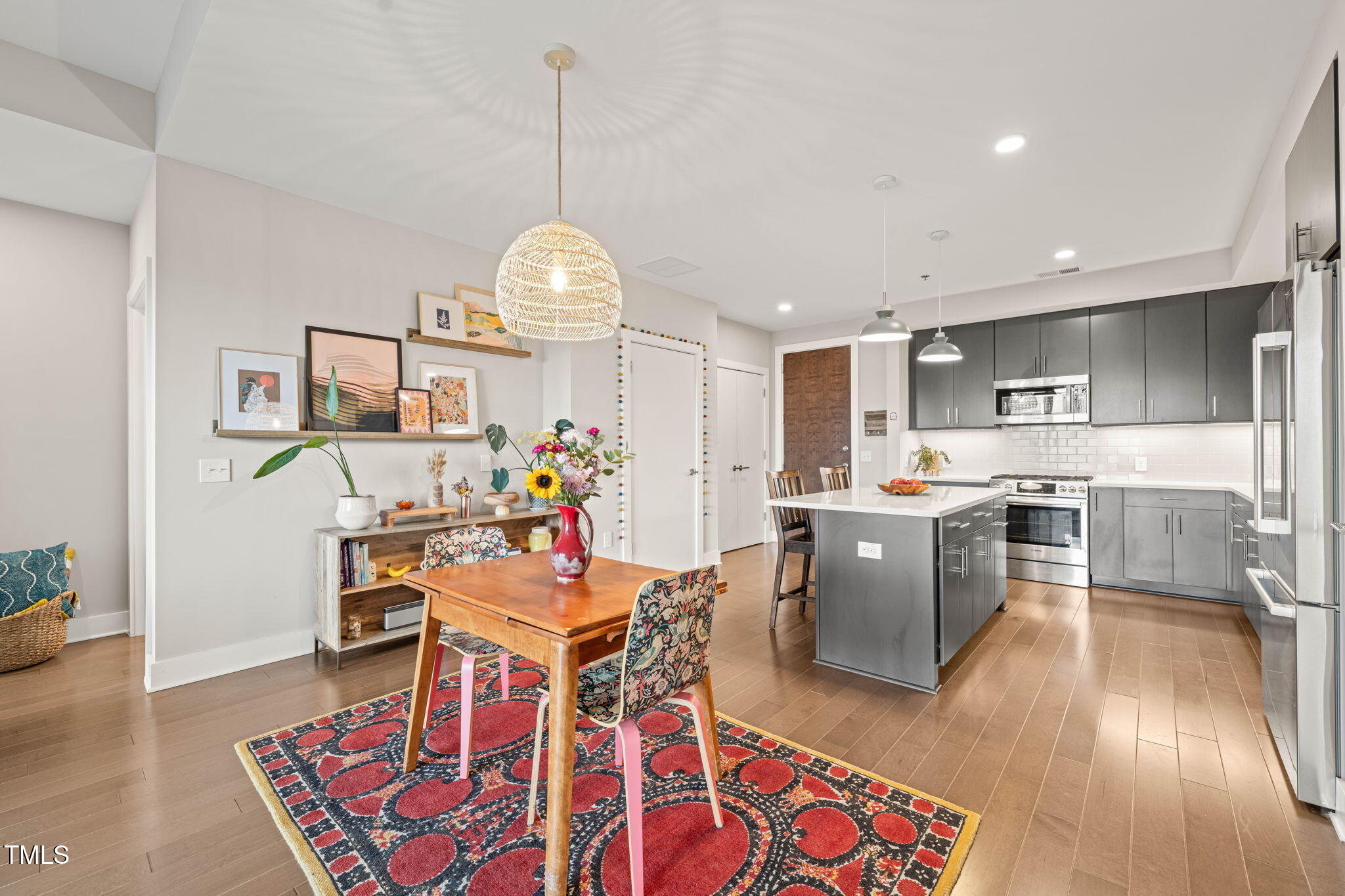 214 Hunt Street # 701