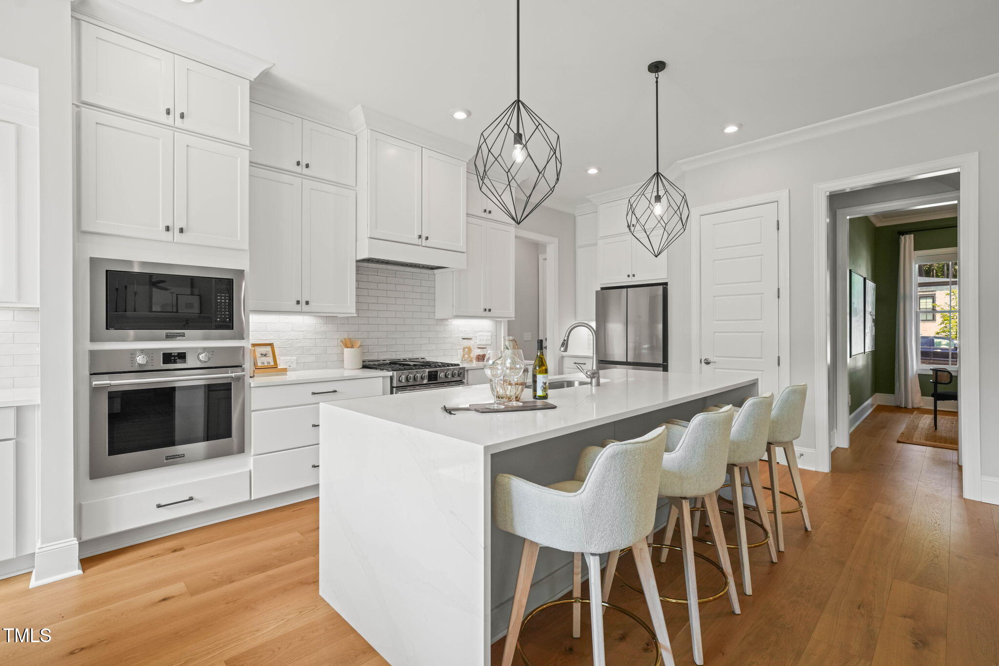 815 Laurelwood Drive