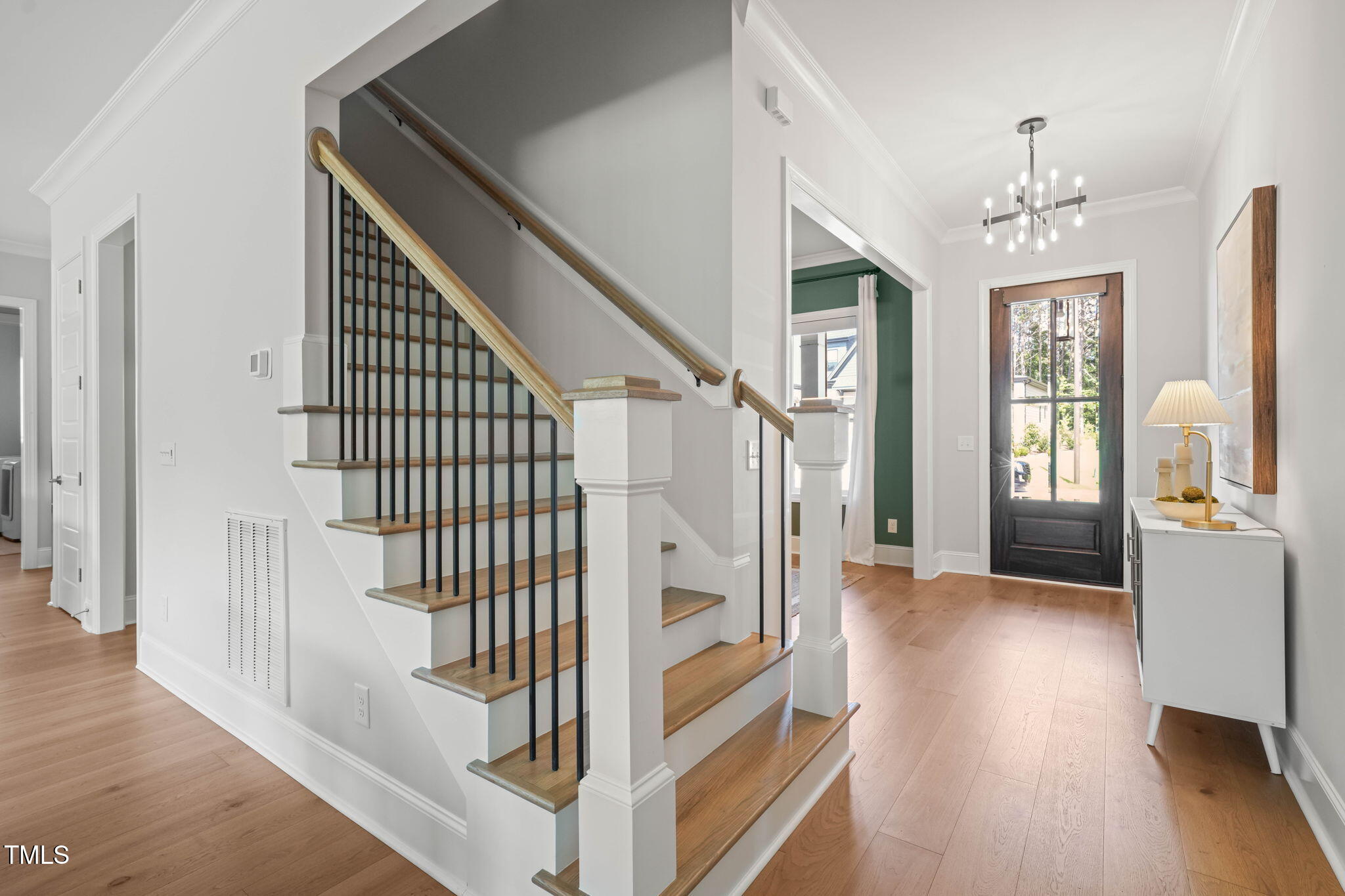 815 Laurelwood Drive