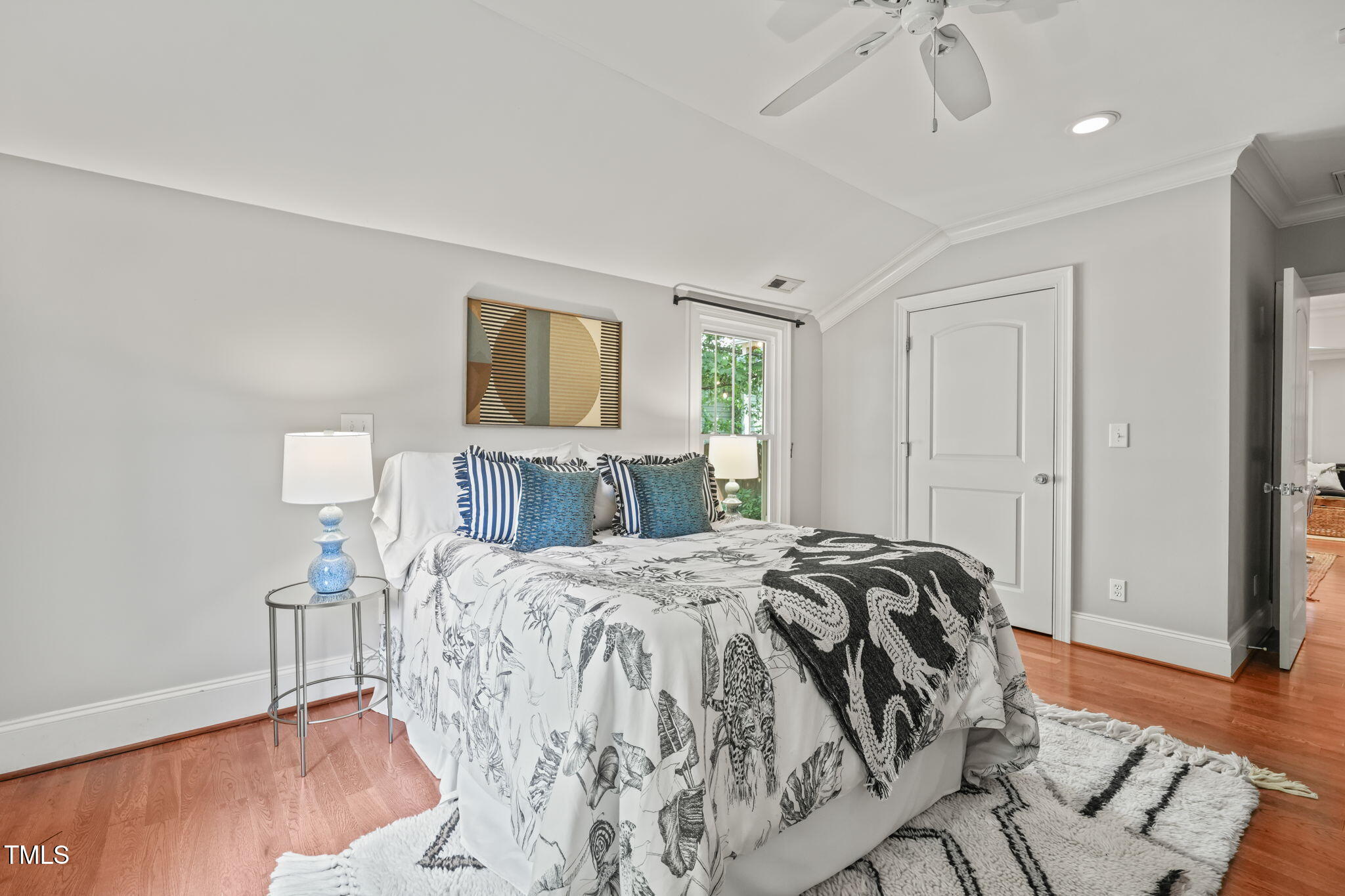 211 W Trinity Avenue