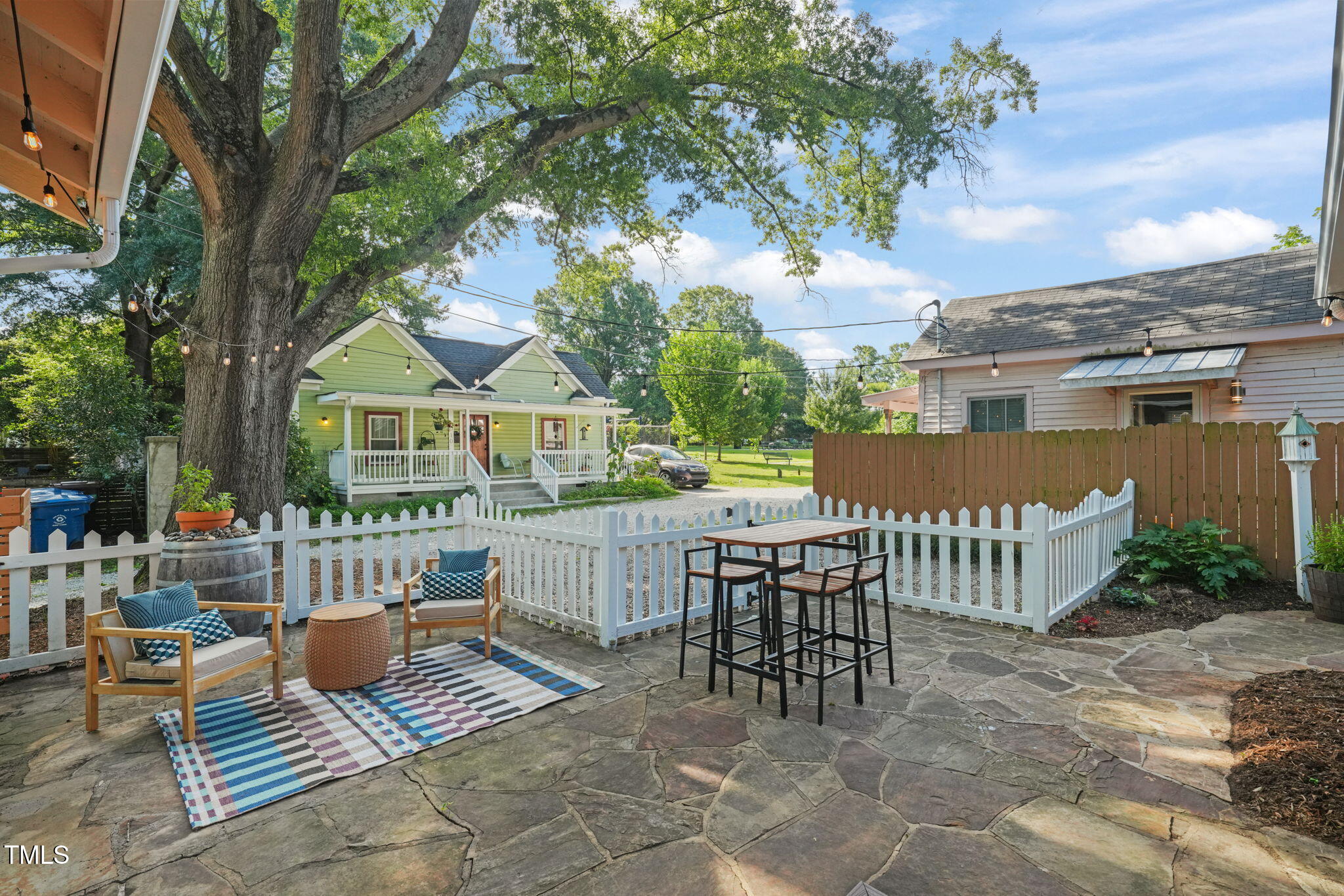 211 W Trinity Avenue