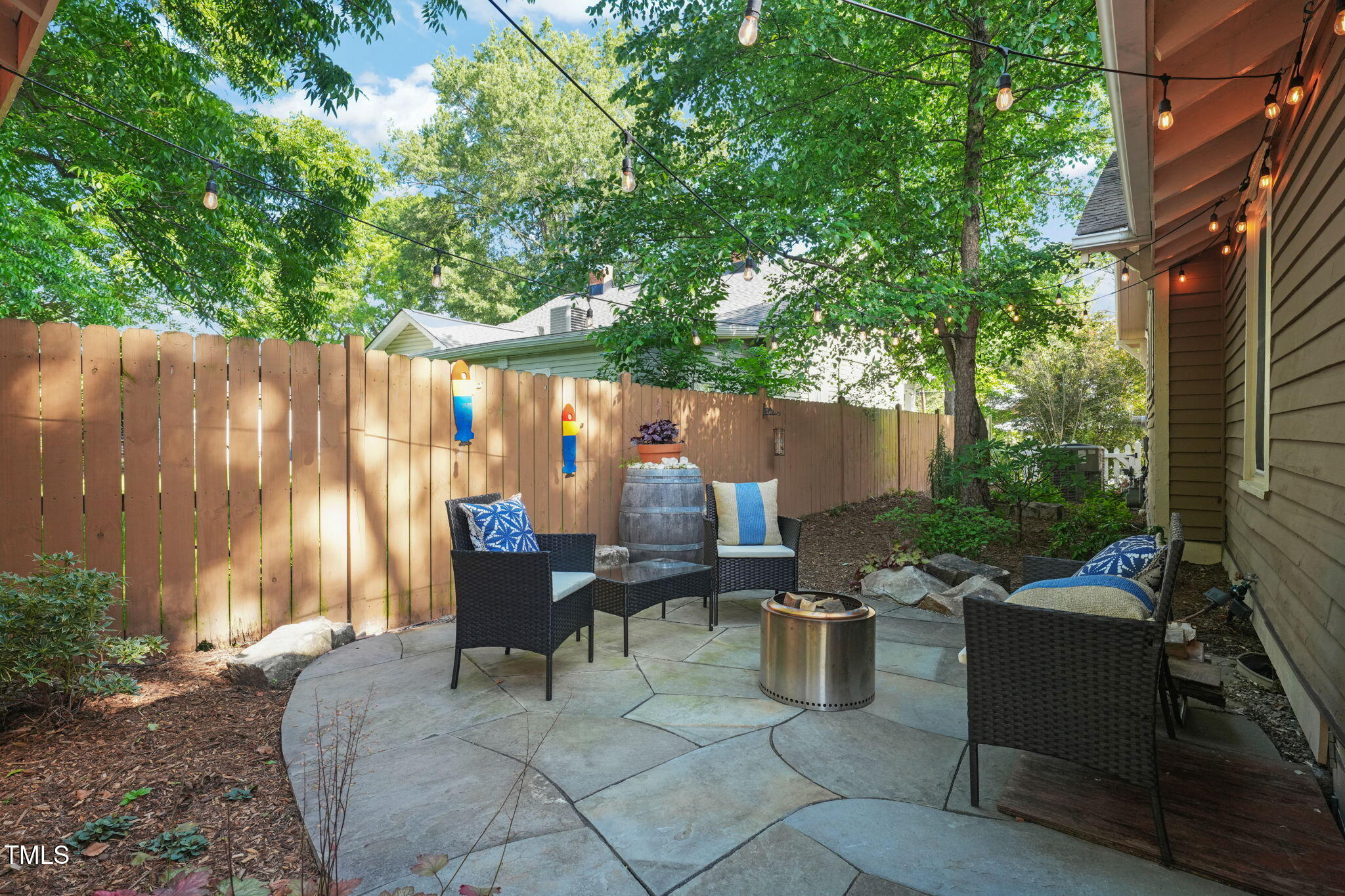 211 W Trinity Avenue