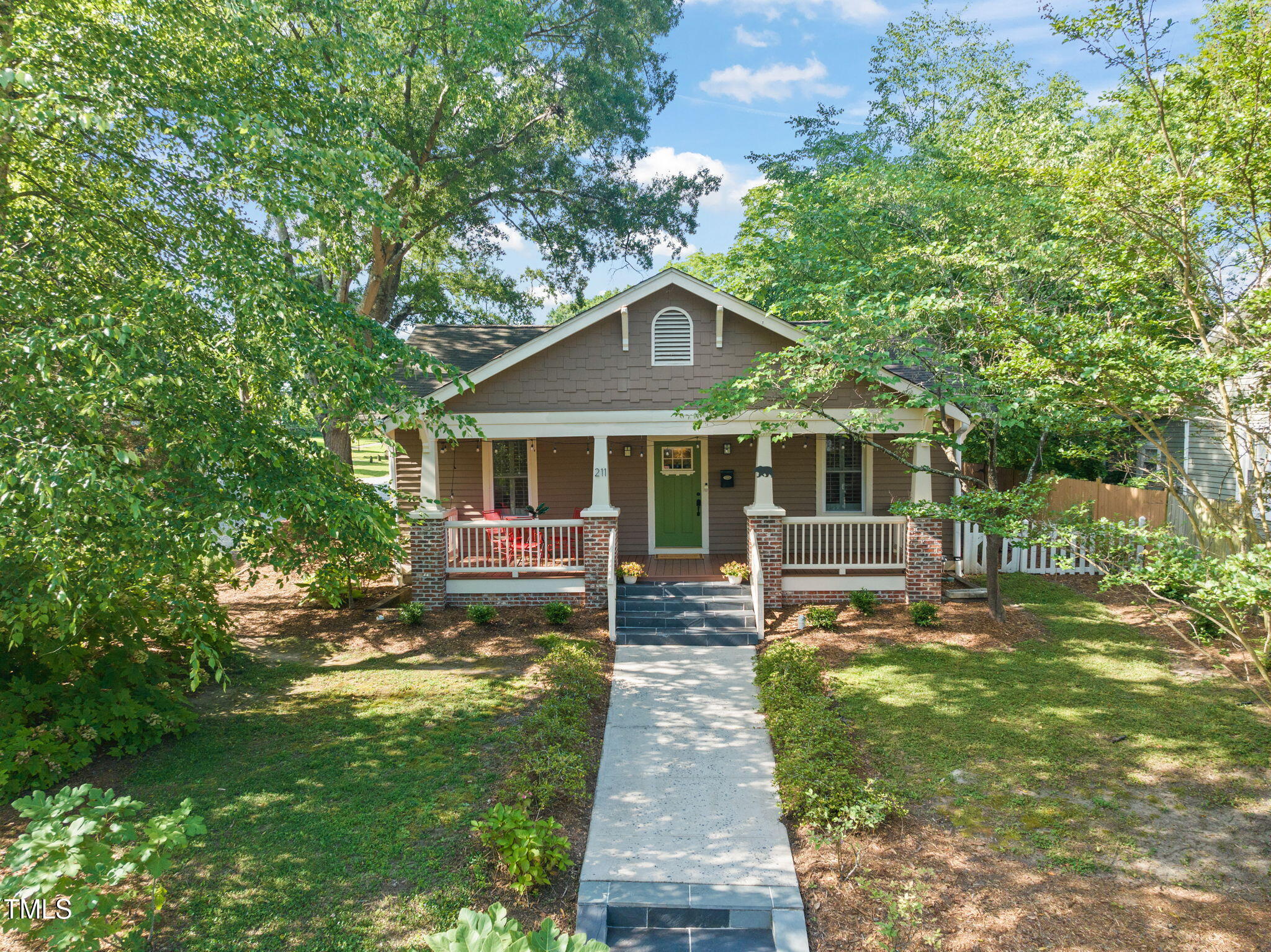 211 W Trinity Avenue