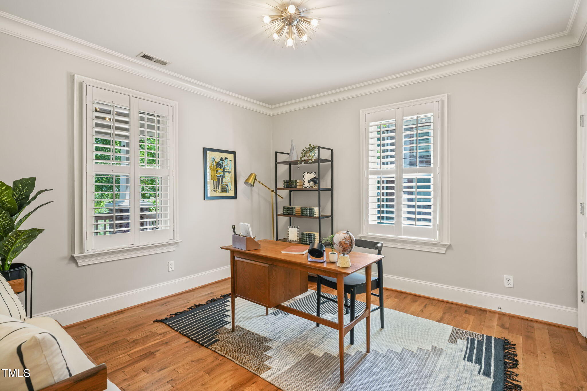 211 W Trinity Avenue