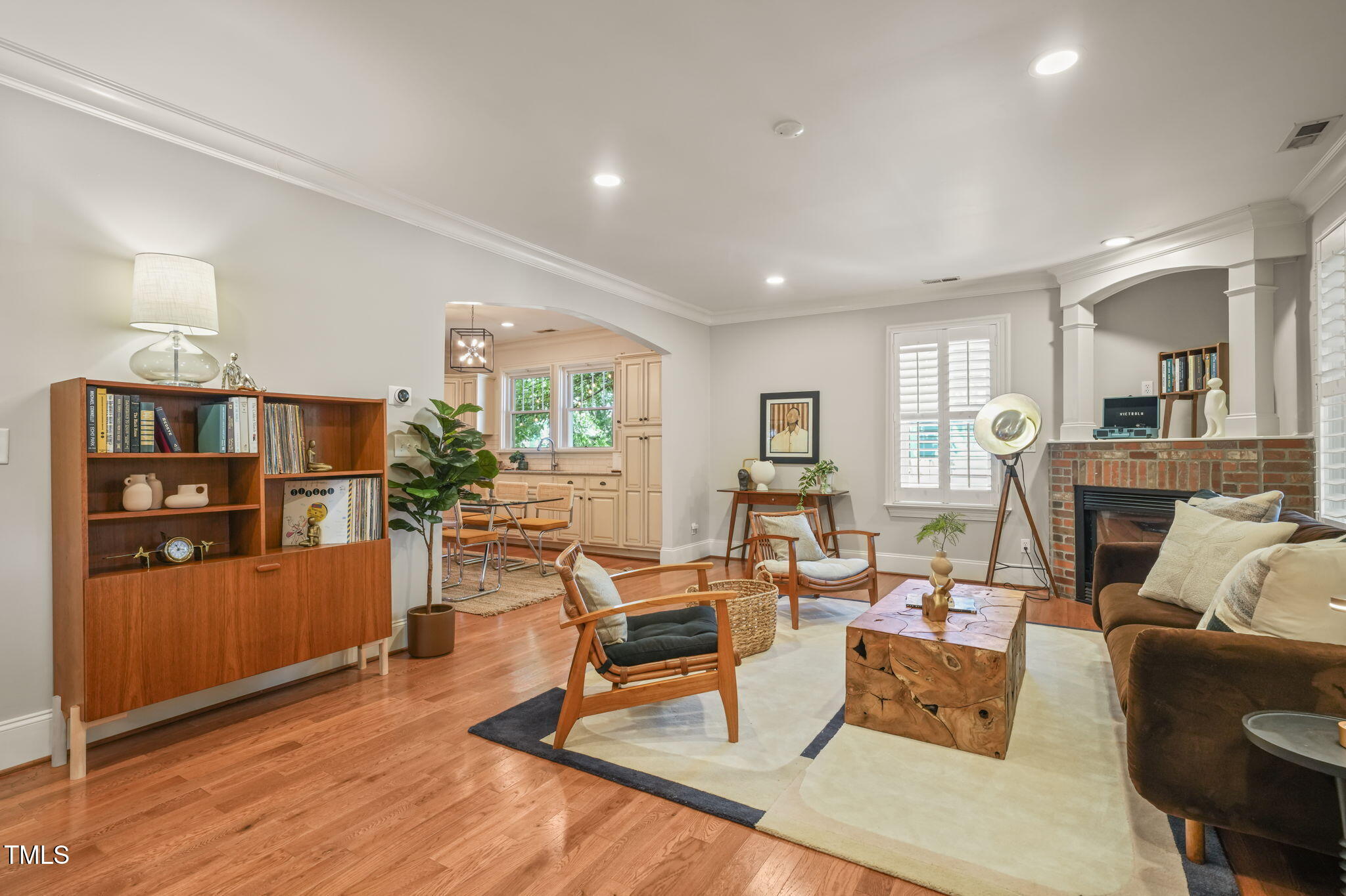 211 W Trinity Avenue