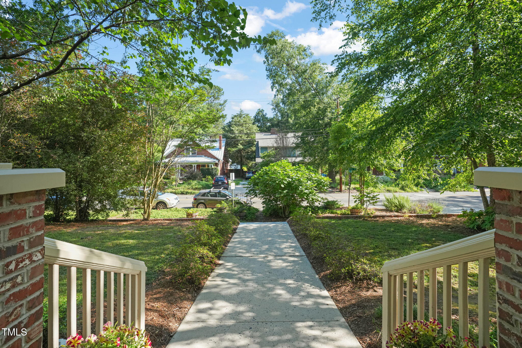 211 W Trinity Avenue