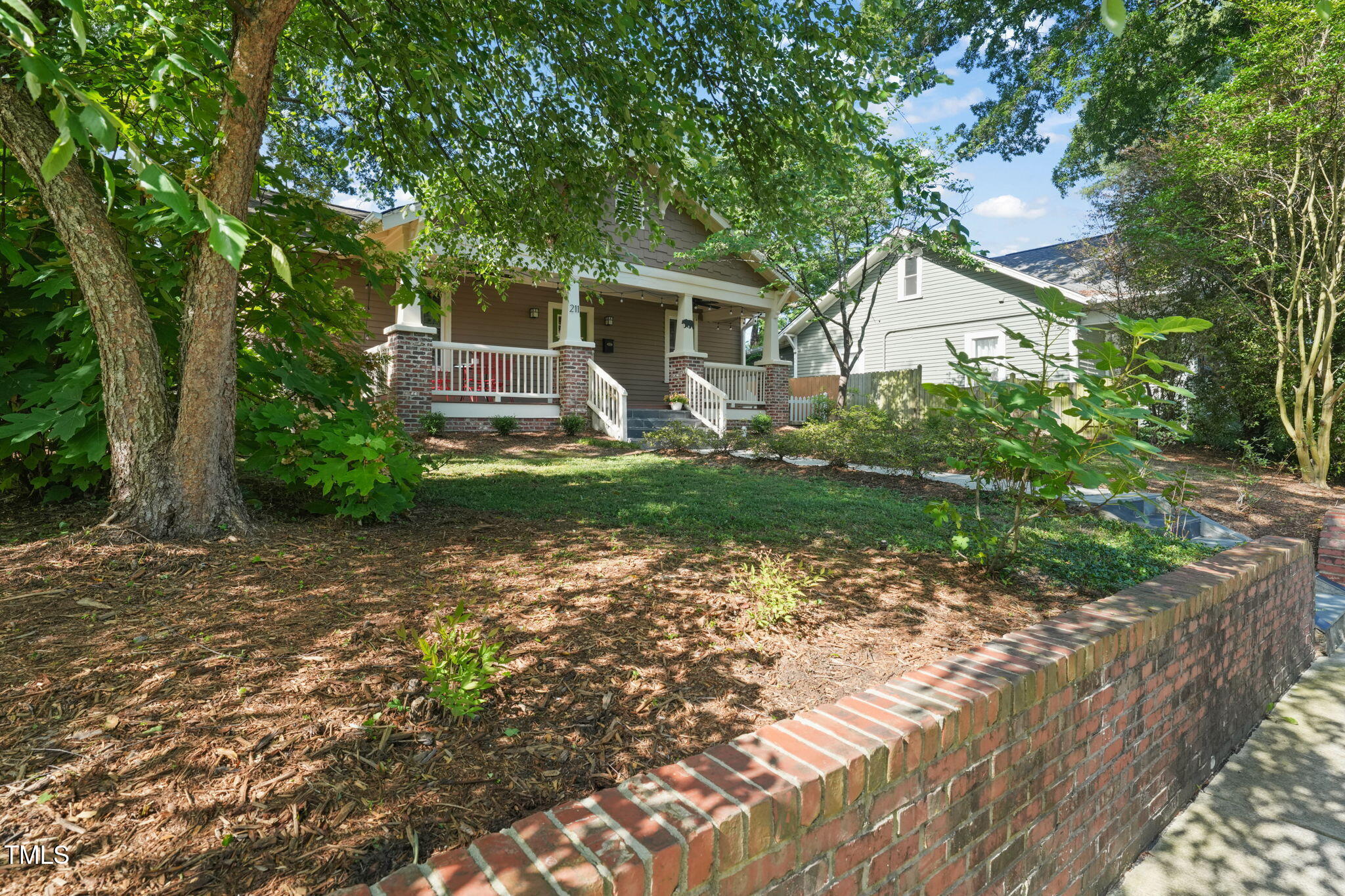 211 W Trinity Avenue