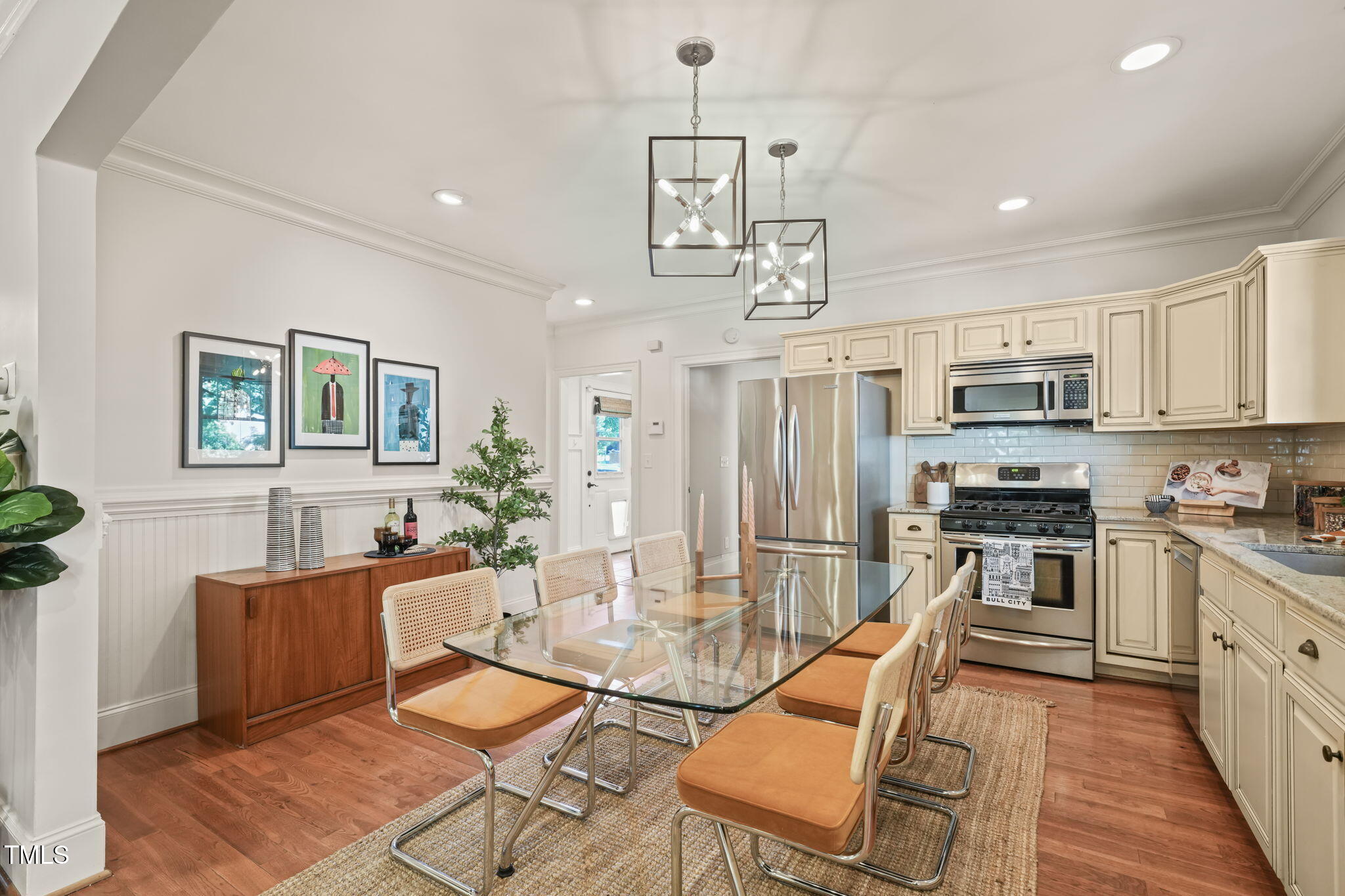 211 W Trinity Avenue