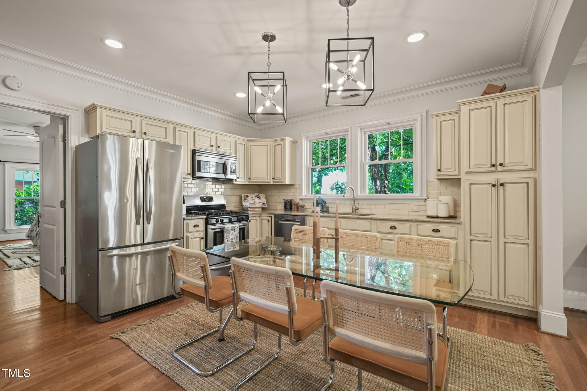 211 W Trinity Avenue