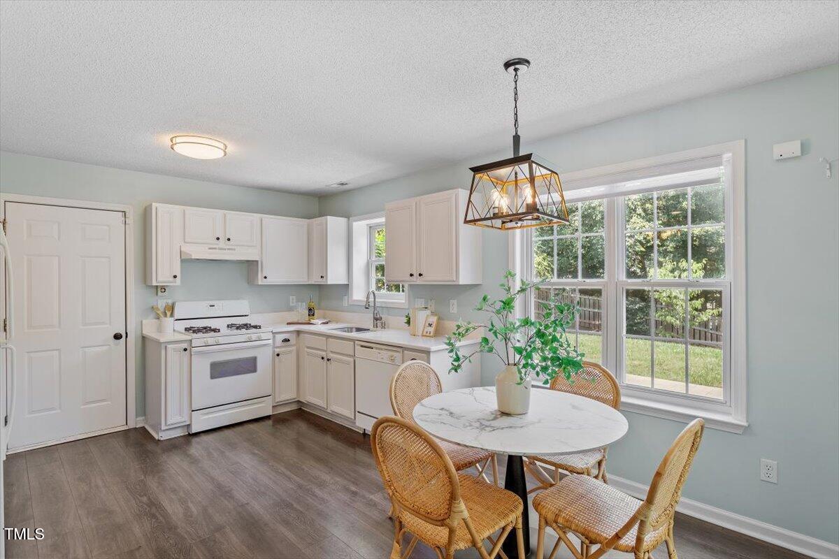 404 Ascott Way