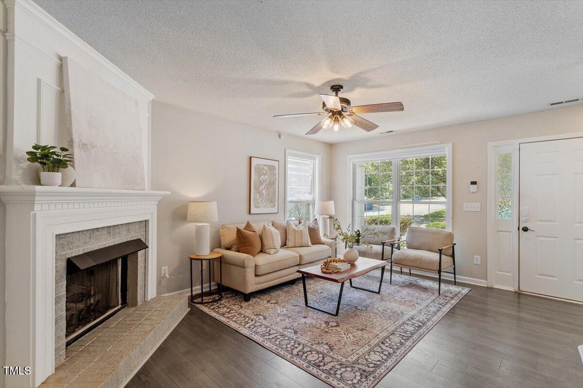 404 Ascott Way