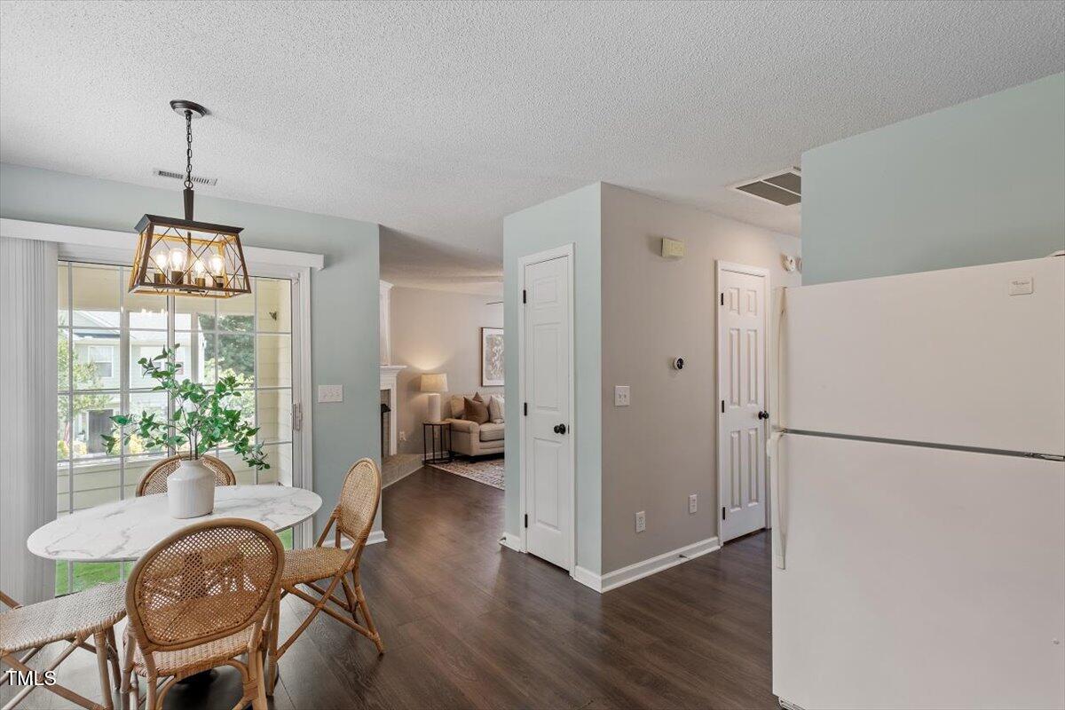 404 Ascott Way