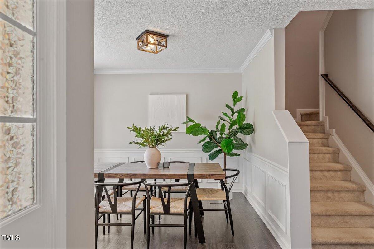 404 Ascott Way