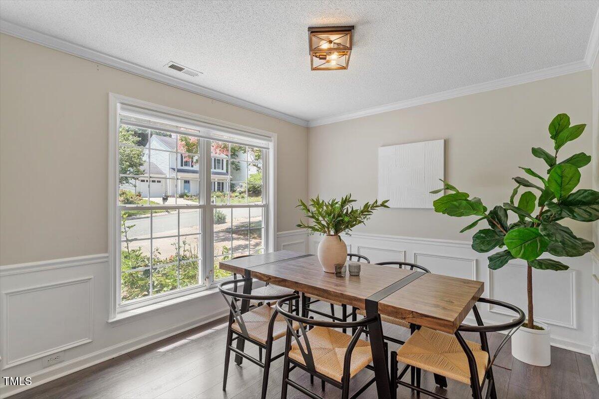 404 Ascott Way