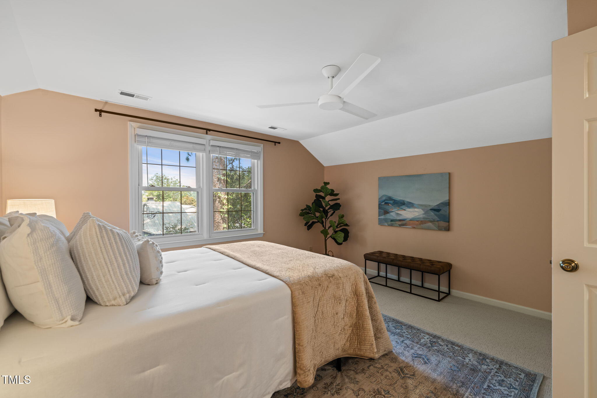 2504 W Club Boulevard