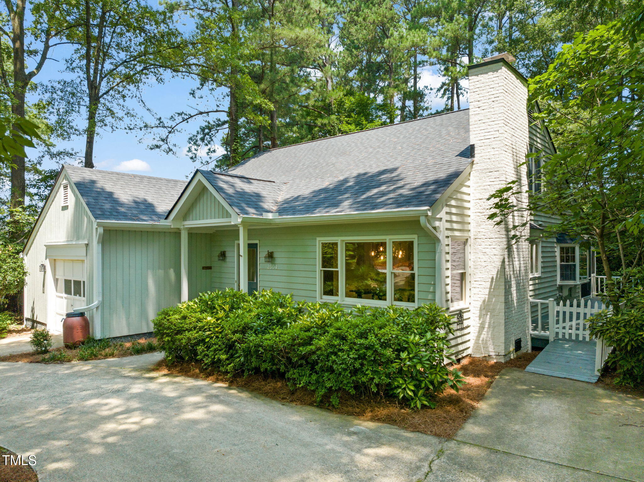 2504 W Club Boulevard