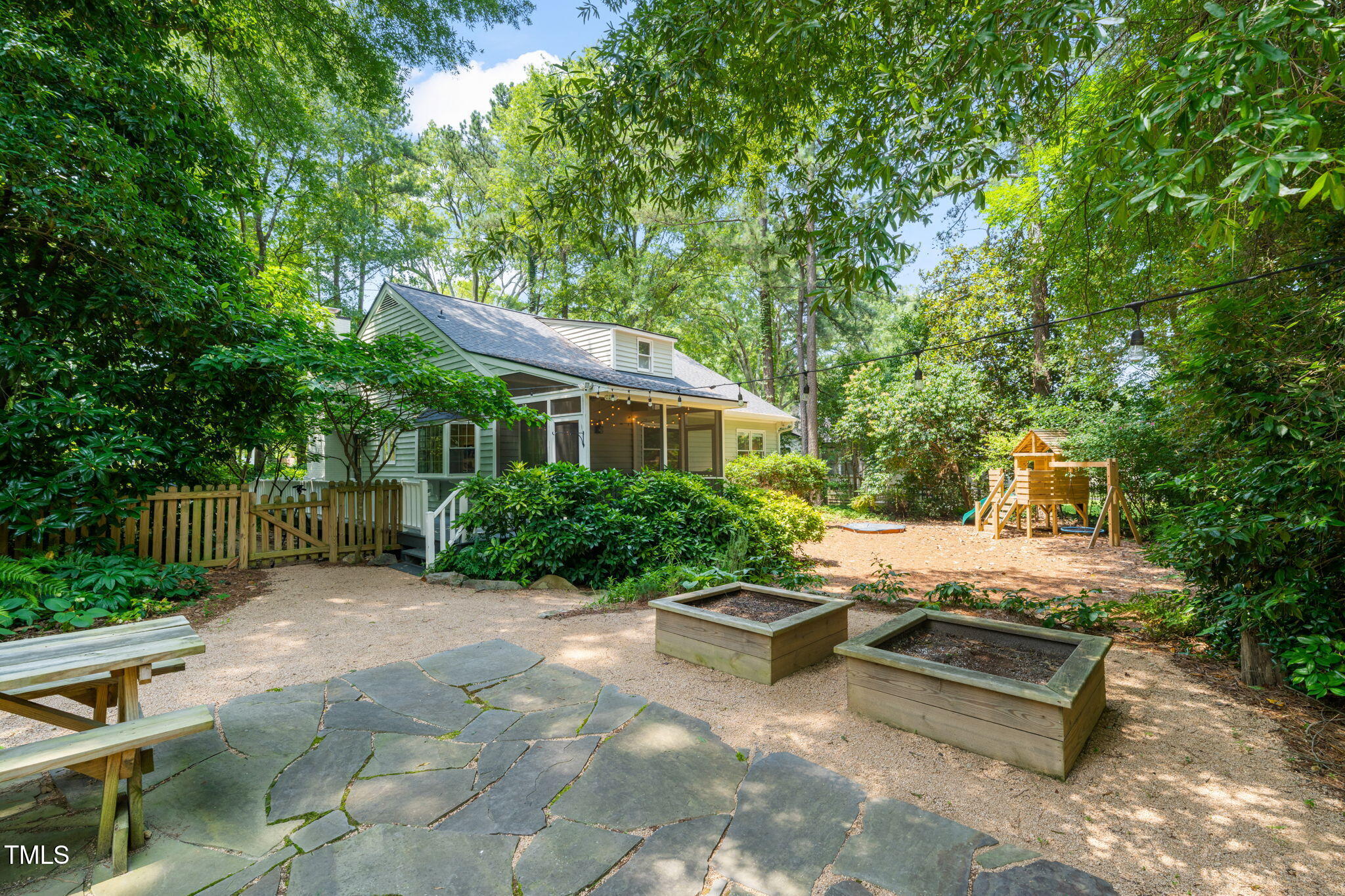 2504 W Club Boulevard
