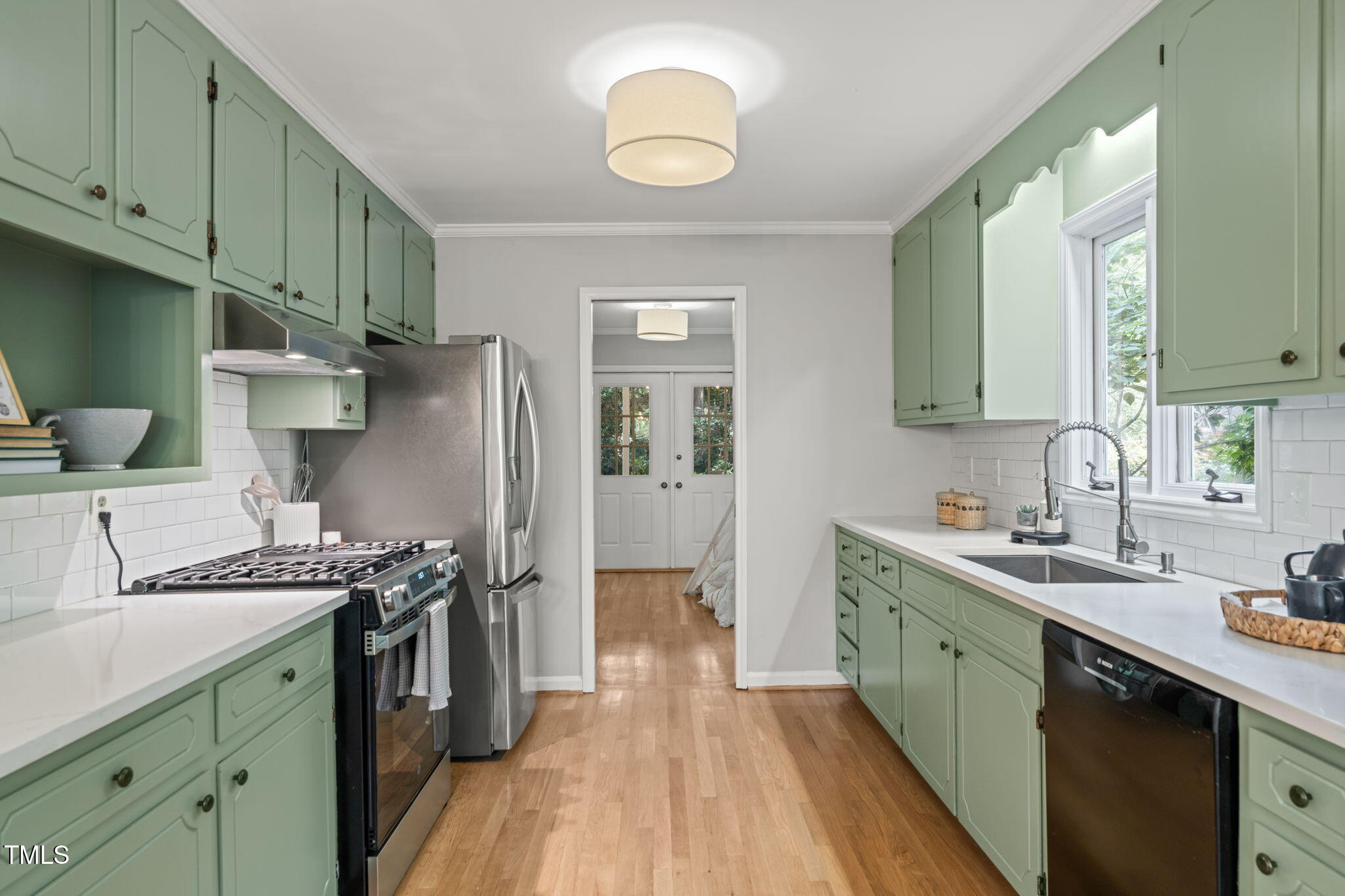 2504 W Club Boulevard