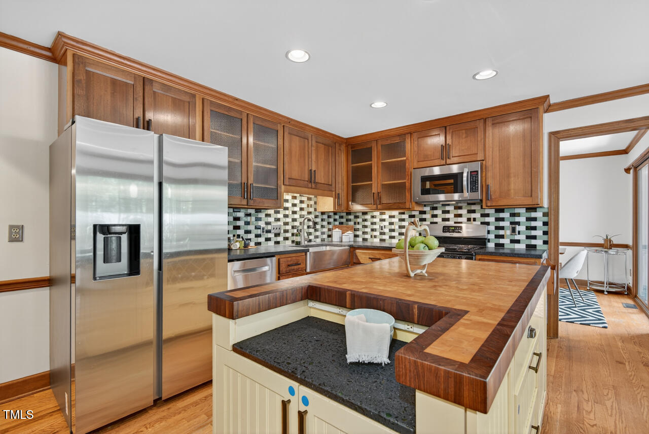 6728 Glen Forrest Drive