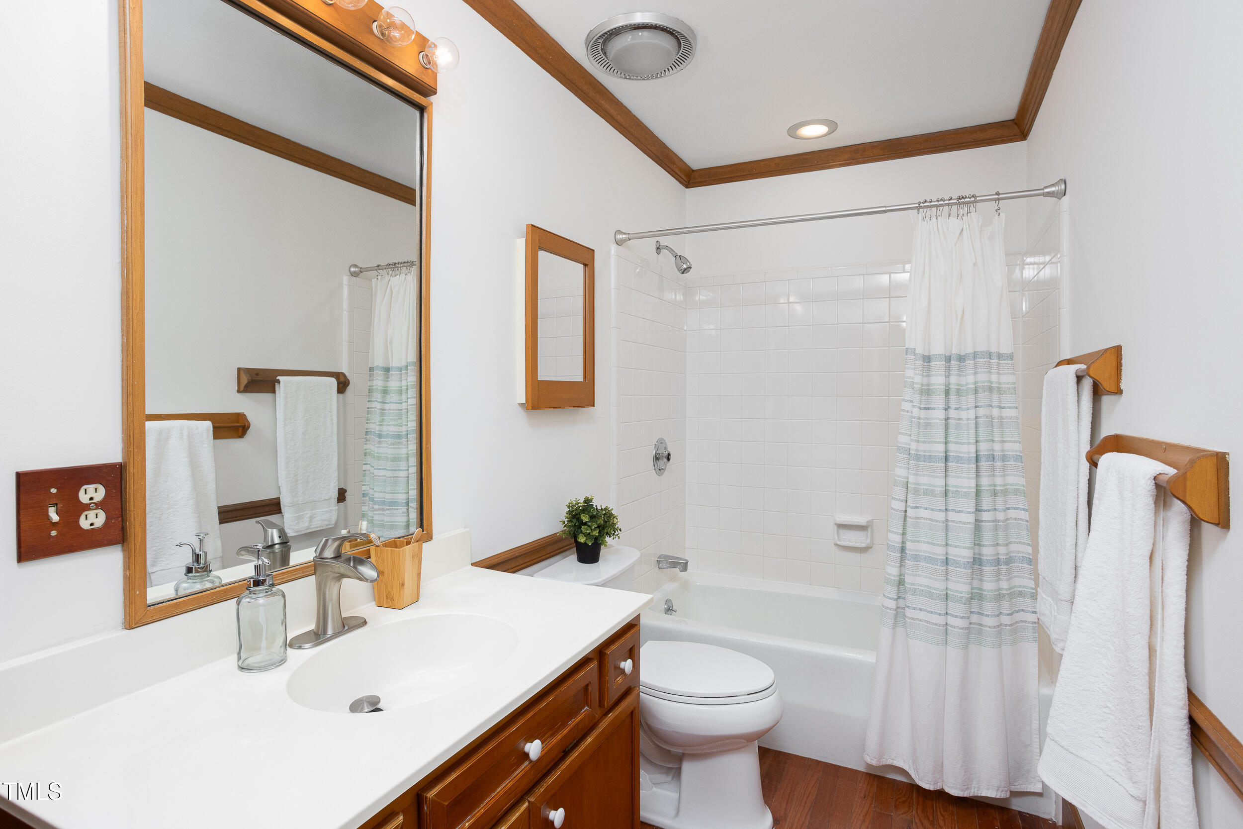 6728 Glen Forrest Drive