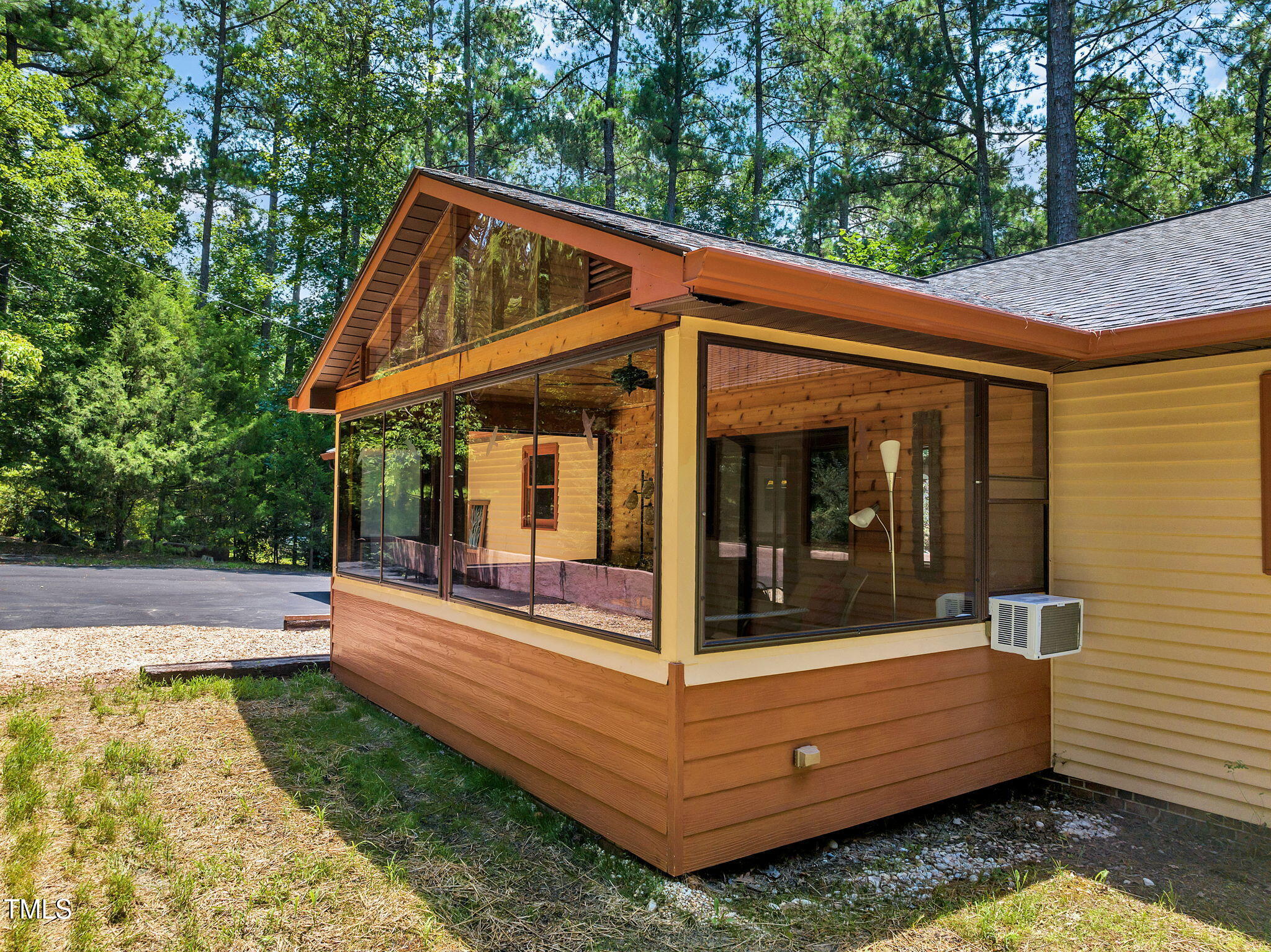 4134 King Charles Road