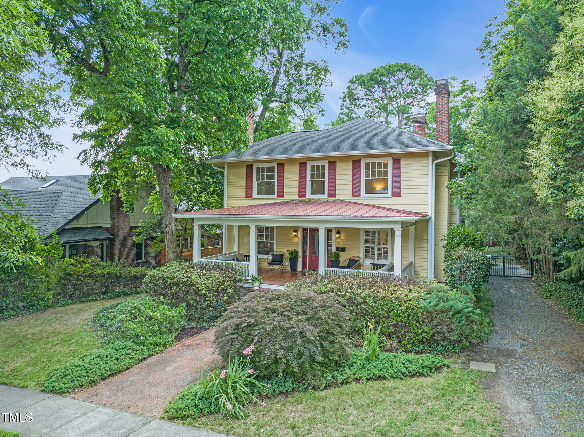1015 W Trinity Avenue
