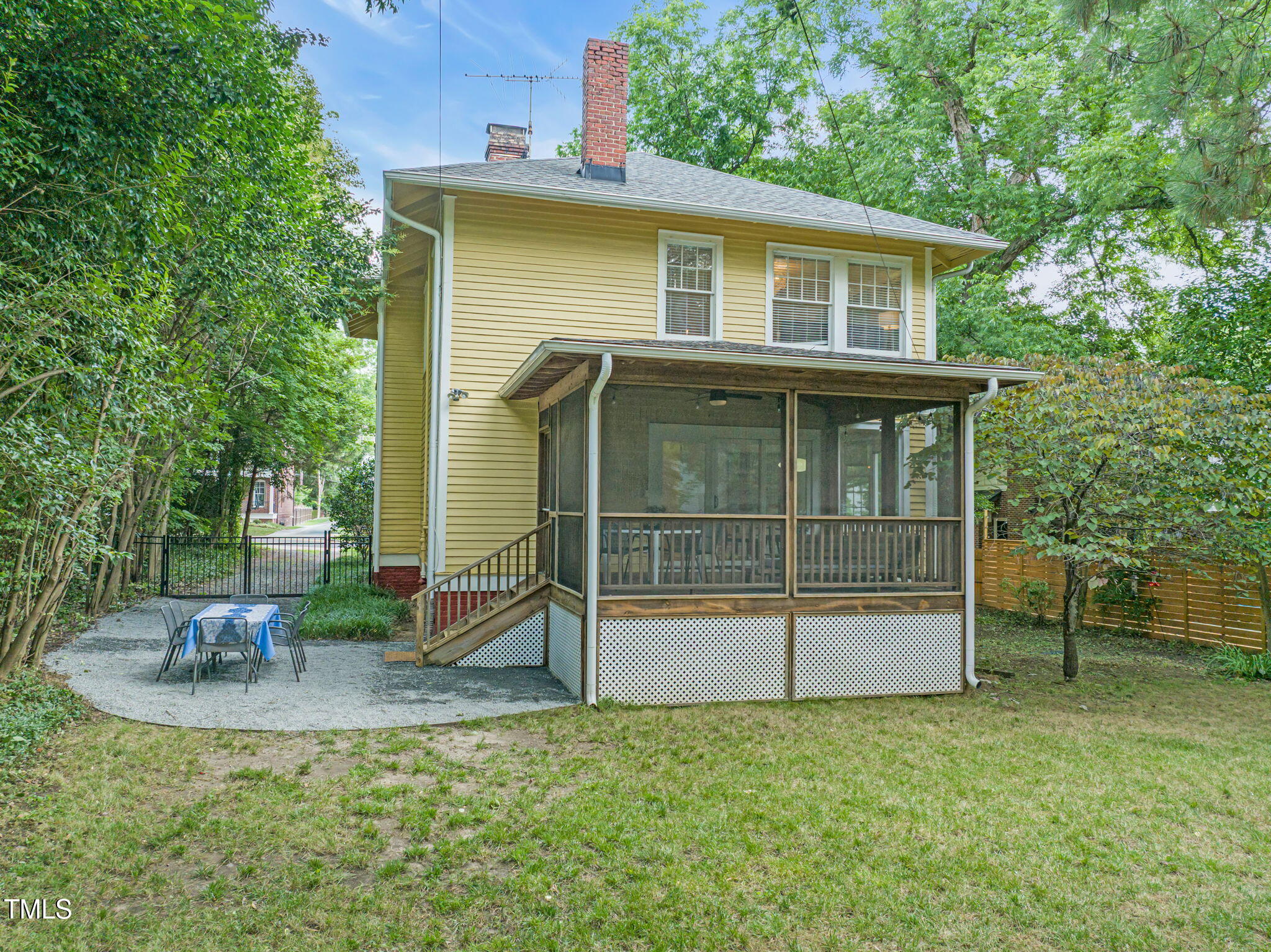 1015 W Trinity Avenue