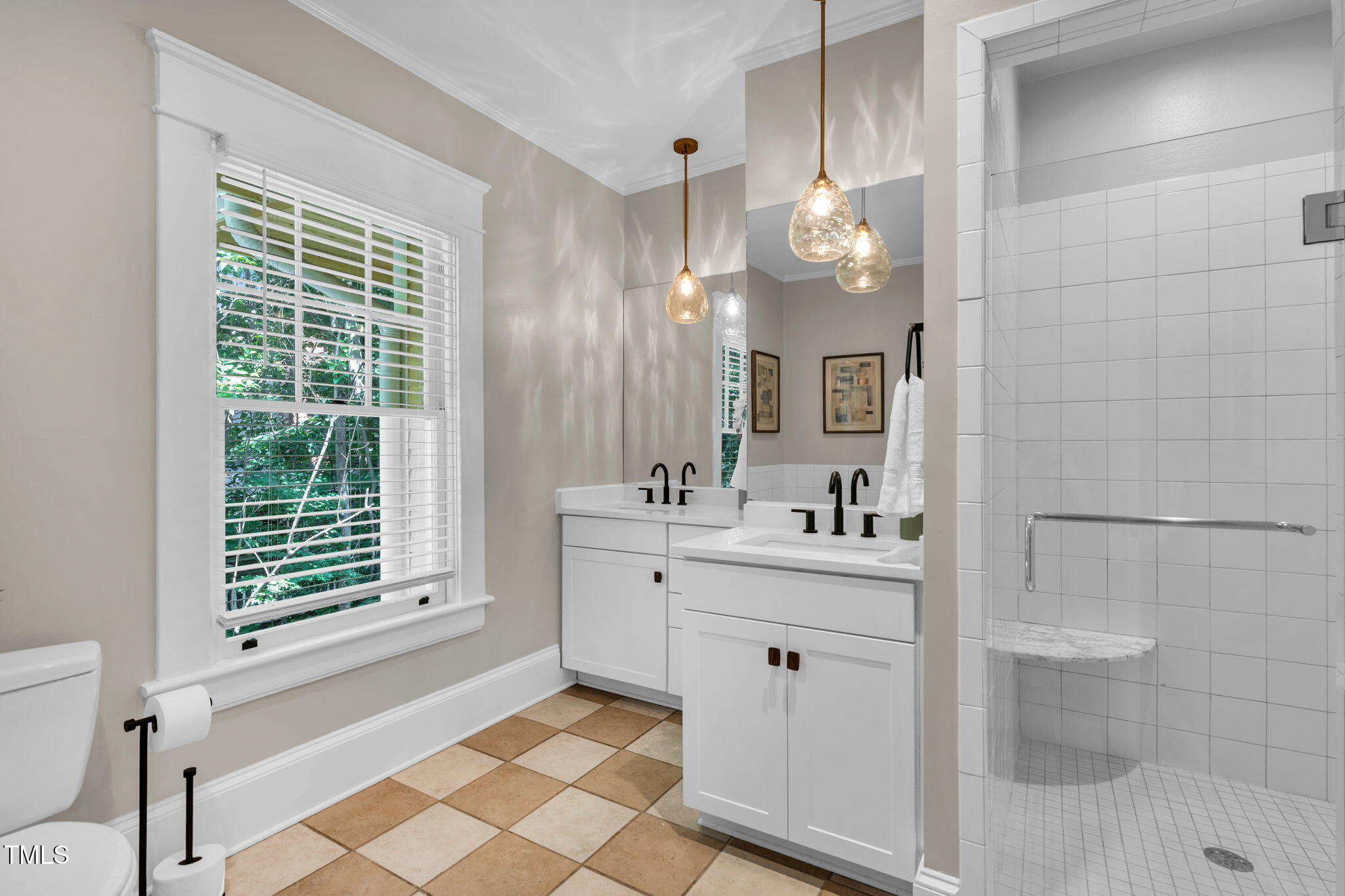 1015 W Trinity Avenue