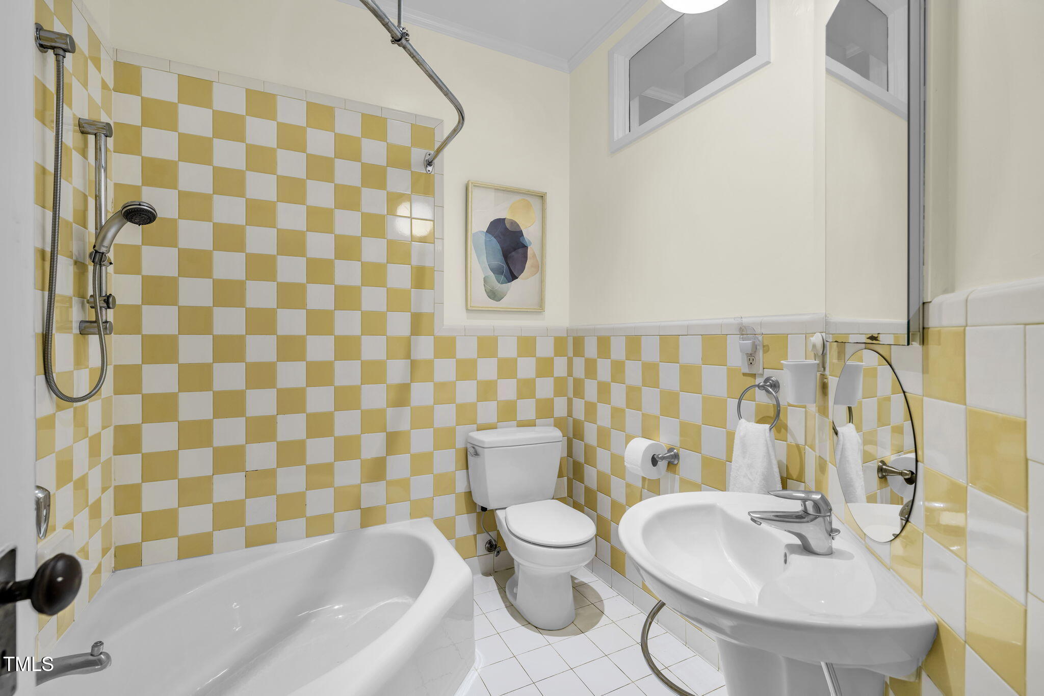 1015 W Trinity Avenue